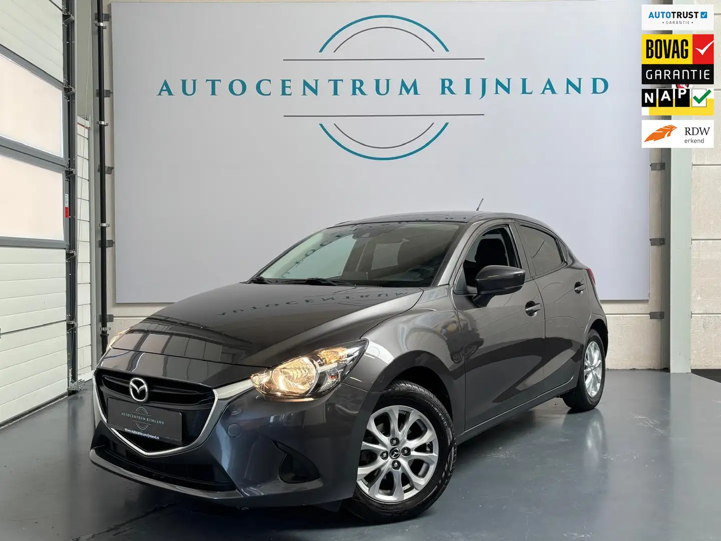 Mazda 2 1.5 Skyactiv-G SkyLease Gris - 1