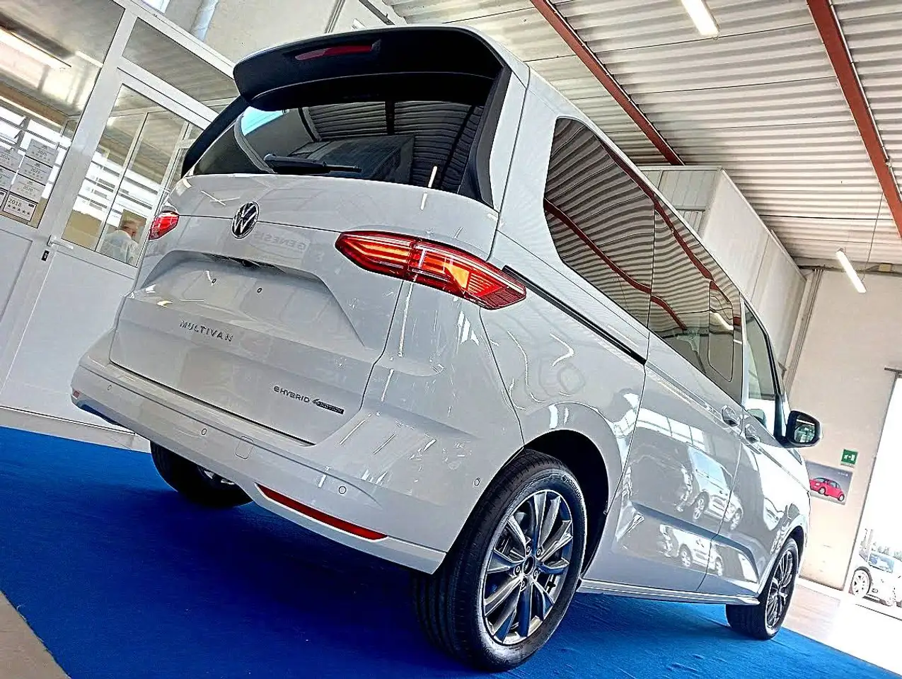 Volkswagen T7 Multivan 2026 — фото 8