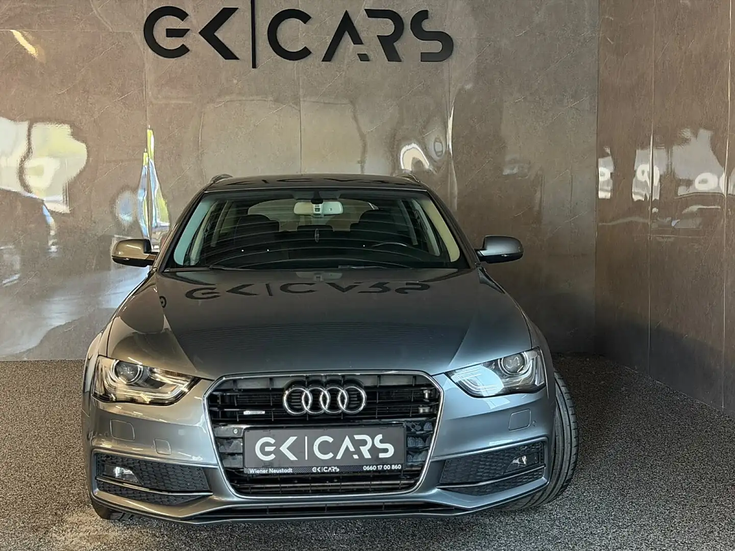 Audi A4 Avant 2,0 TDI QUATTRO/S-LINE/AHK Grau - 2