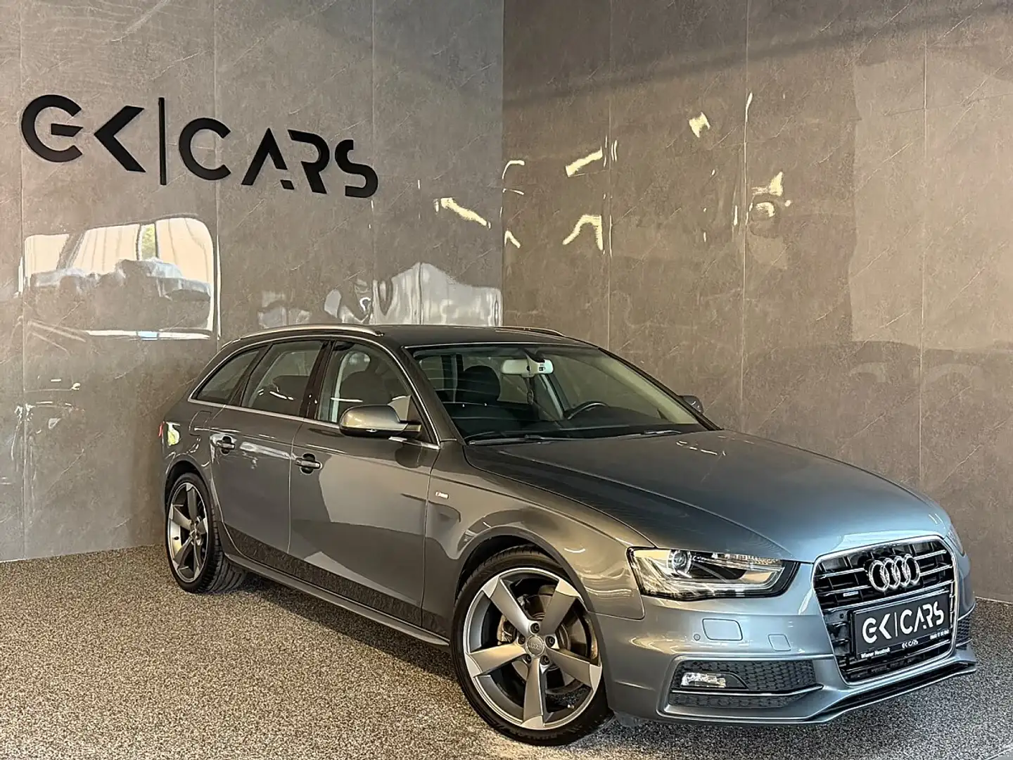 Audi A4 Avant 2,0 TDI QUATTRO/S-LINE/AHK Grau - 1