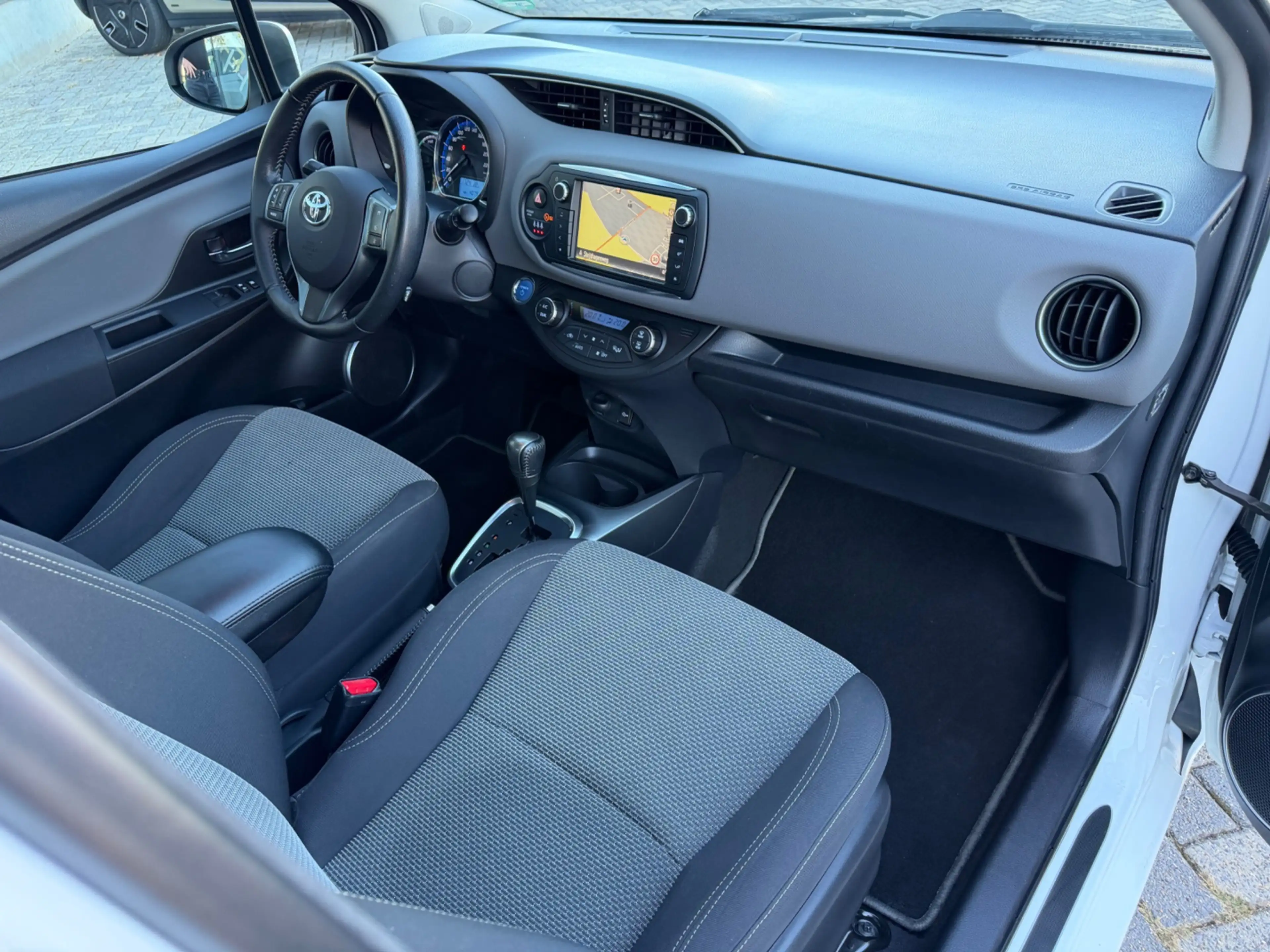 Toyota Yaris 1.5 Hybrid automaat, NAP, Navi, Camera, Climate — photo 16