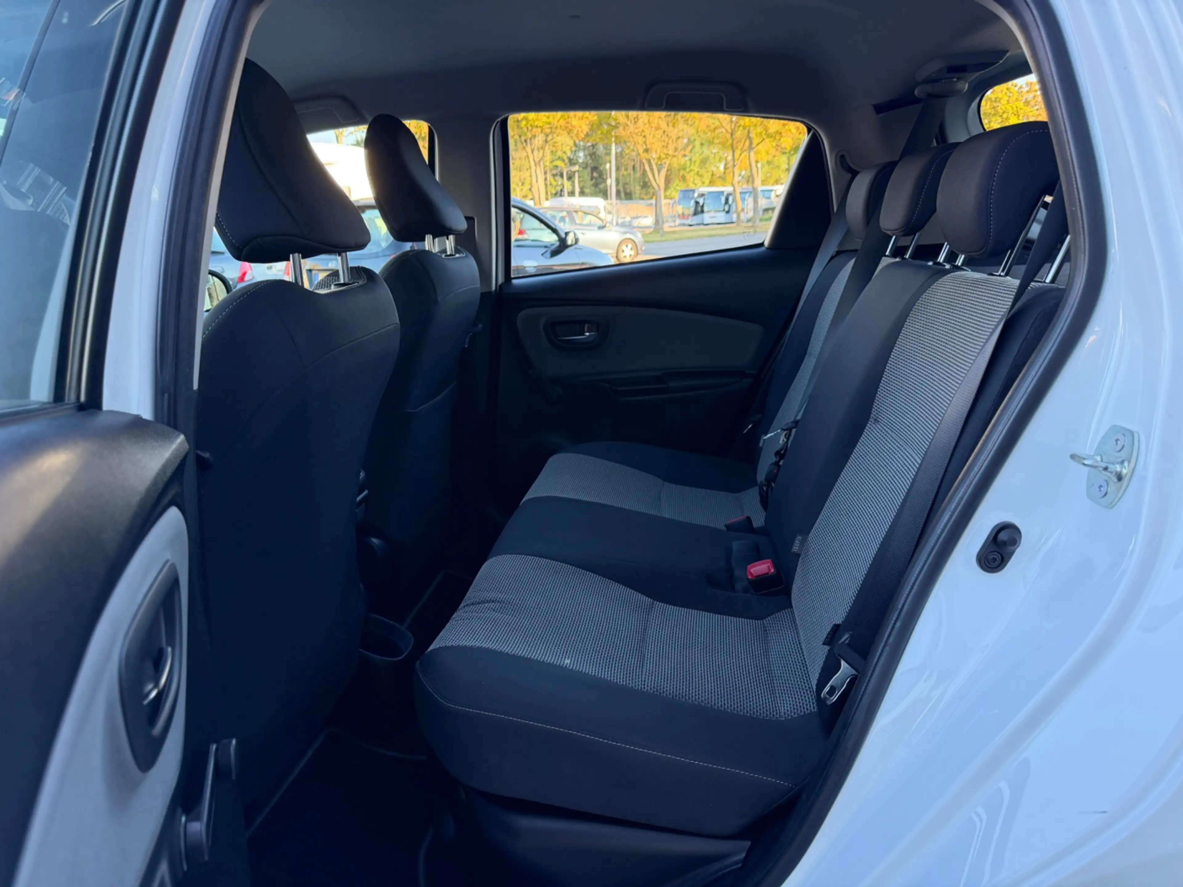 Toyota Yaris 1.5 Hybrid automaat, NAP, Navi, Camera, Climate — photo 11