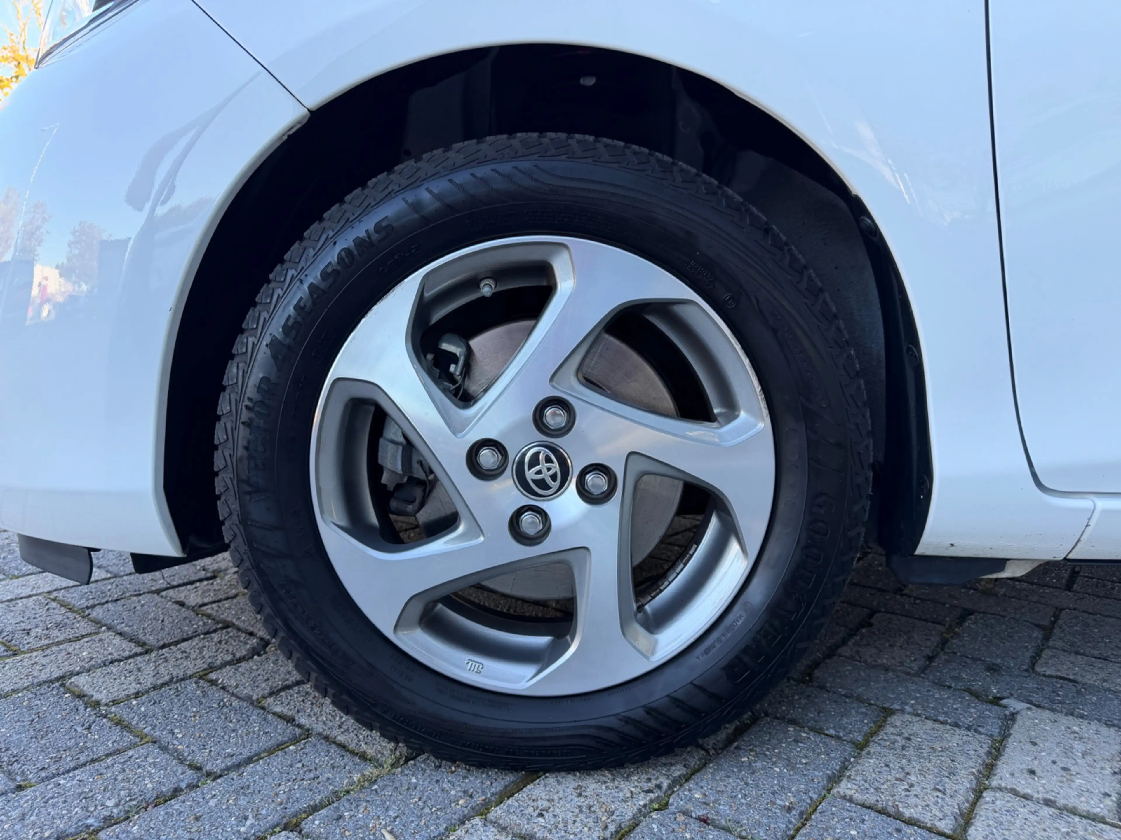 Toyota Yaris 1.5 Hybrid automaat, NAP, Navi, Camera, Climate — photo 32