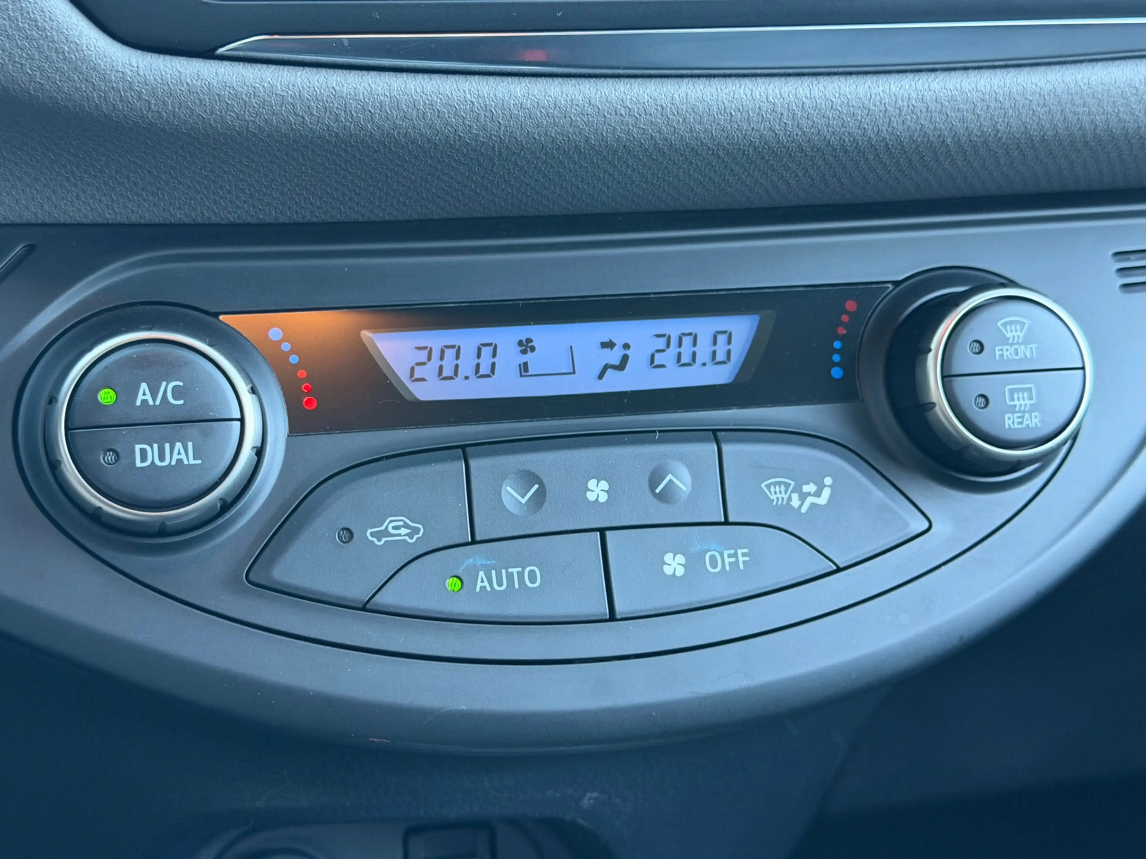 Toyota Yaris 1.5 Hybrid automaat, NAP, Navi, Camera, Climate — photo 27