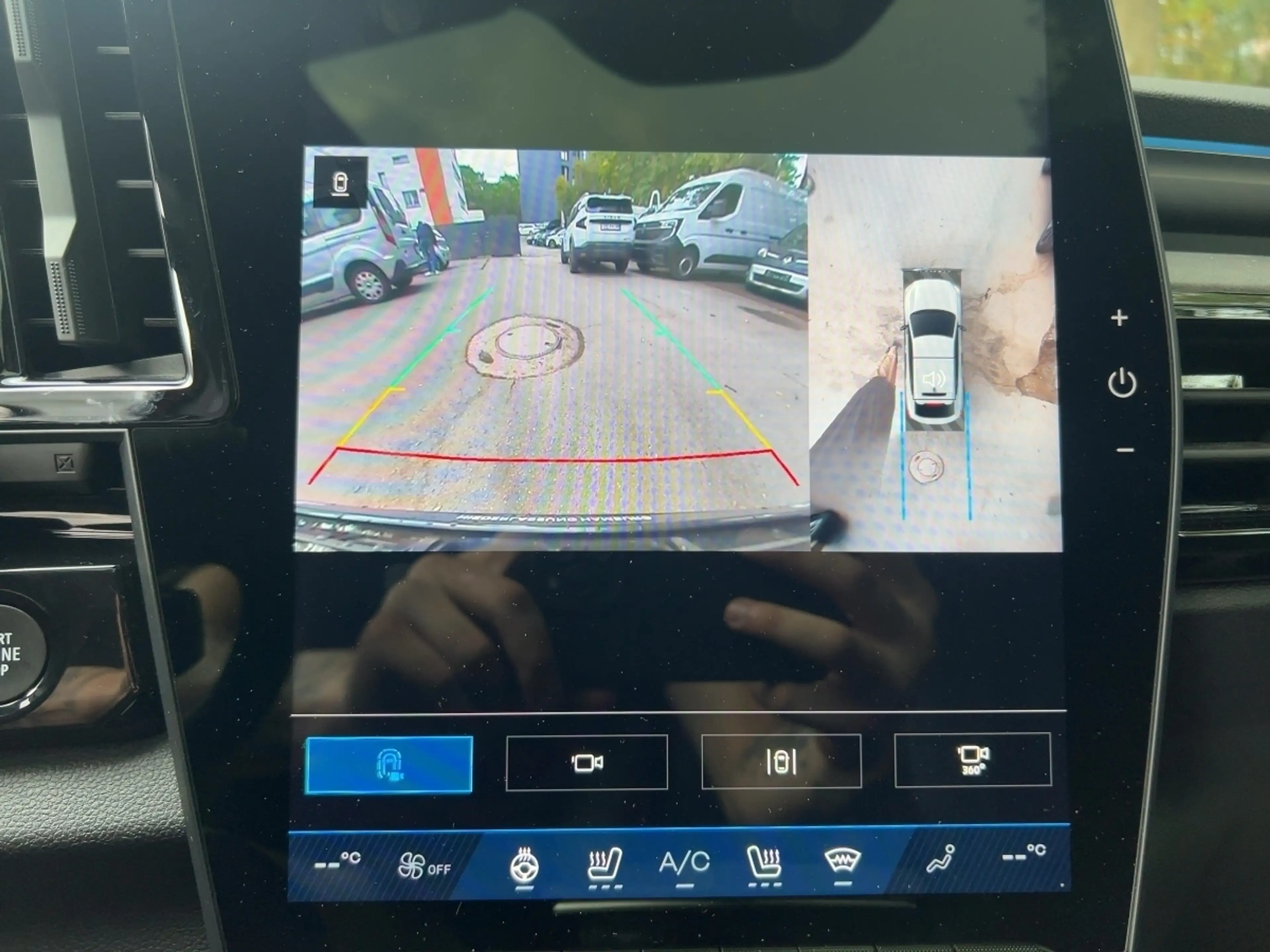 Renault Rafale Atelier Alpine E-Tech Plug-in Hybrid 300 — photo 15