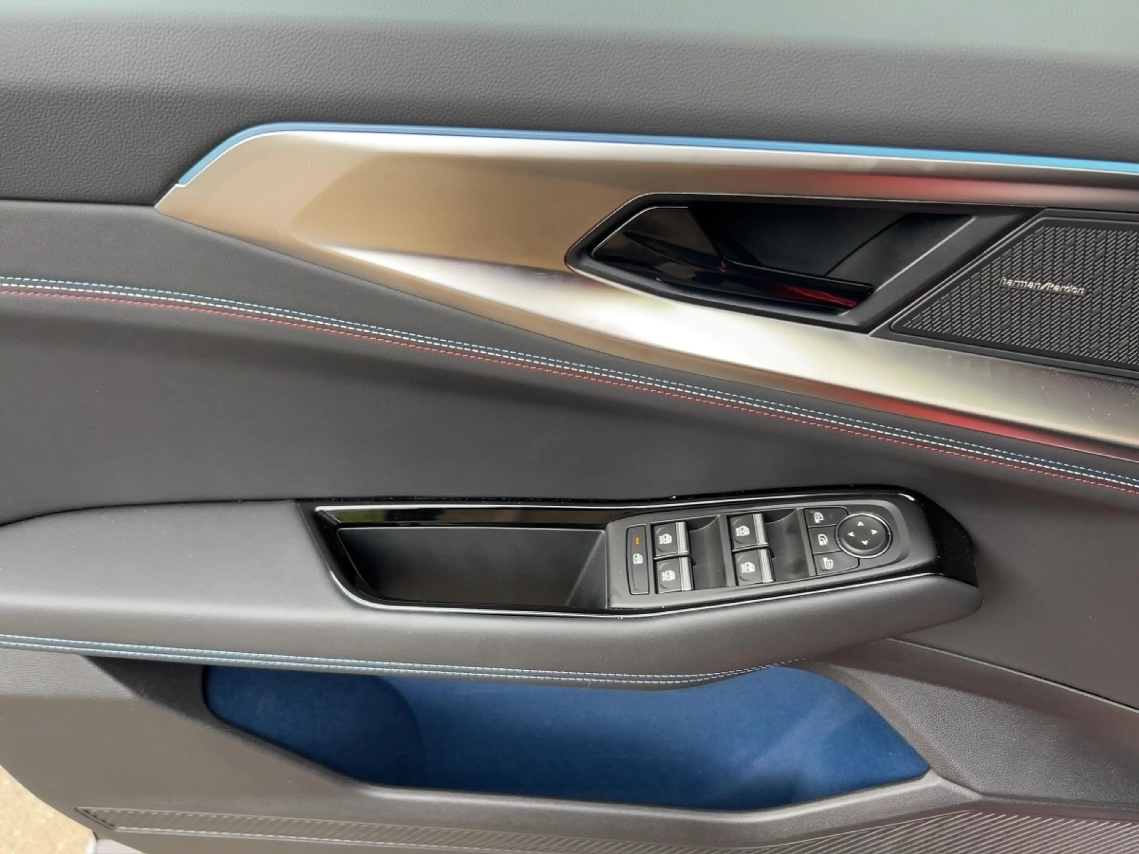 Renault Rafale Atelier Alpine E-Tech Plug-in Hybrid 300 — photo 20
