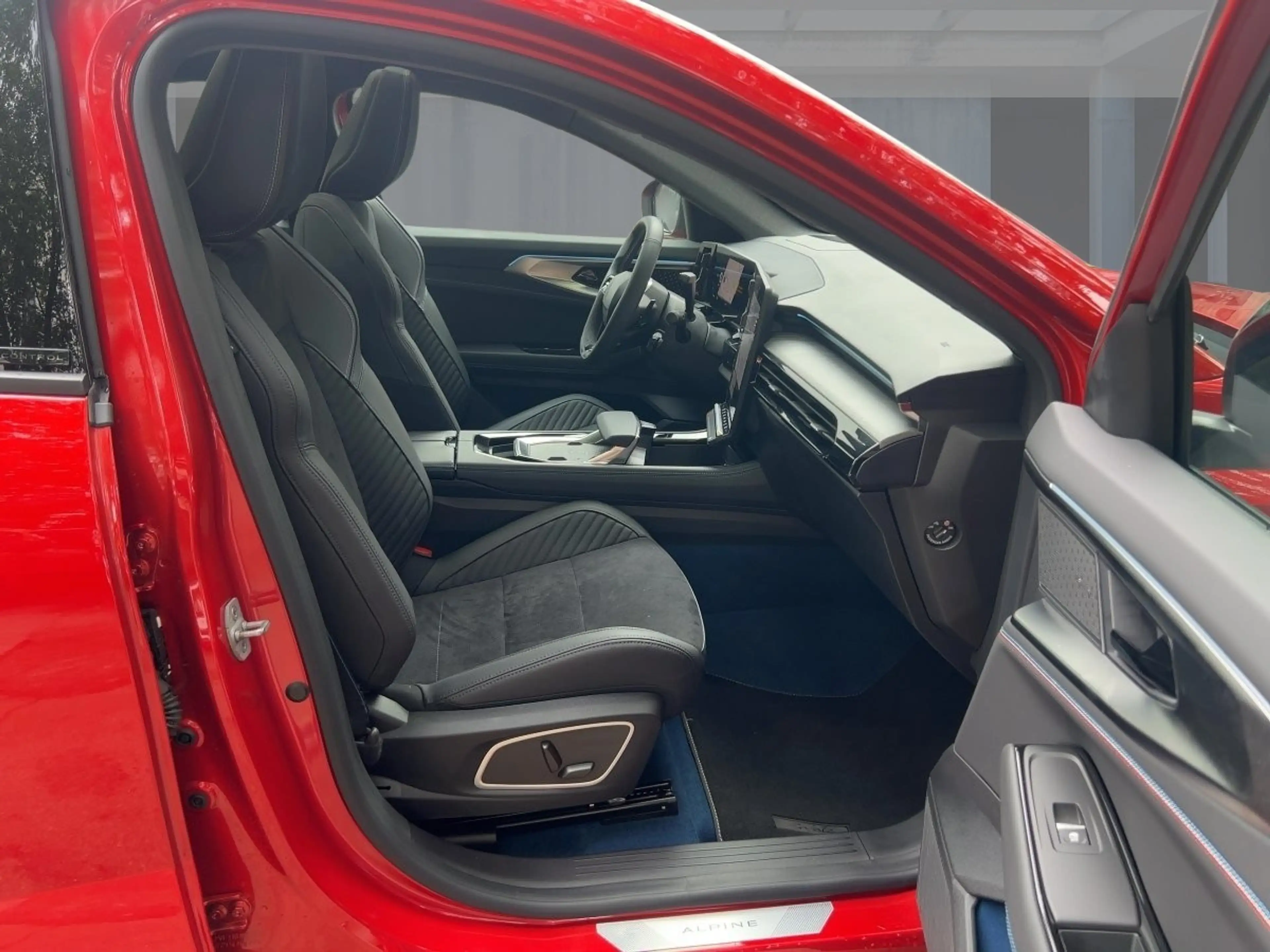 Renault Rafale Atelier Alpine E-Tech Plug-in Hybrid 300 — photo 8