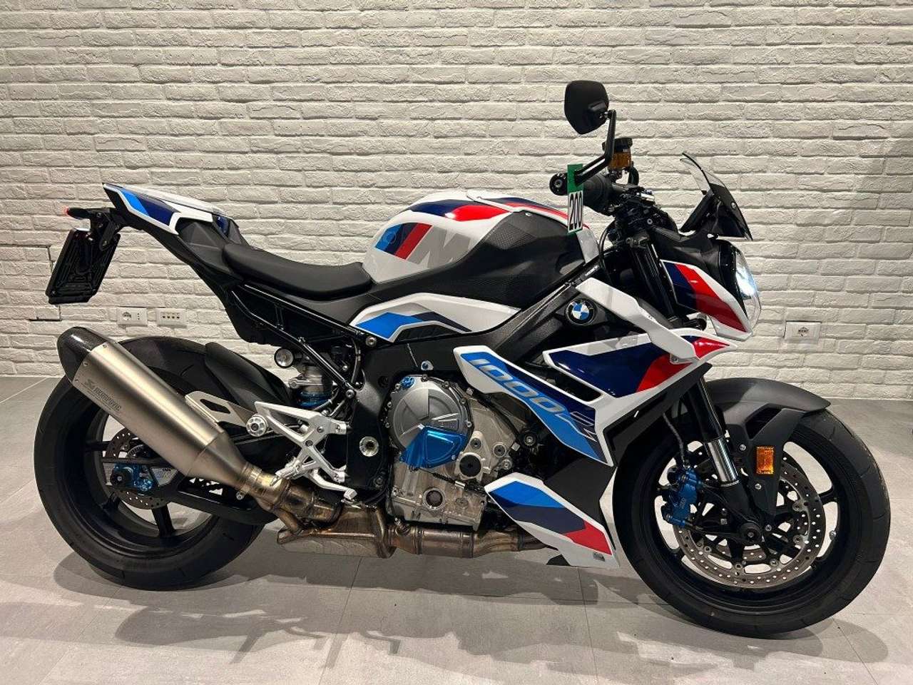 BMW M 1000 R BMW M 1000 R