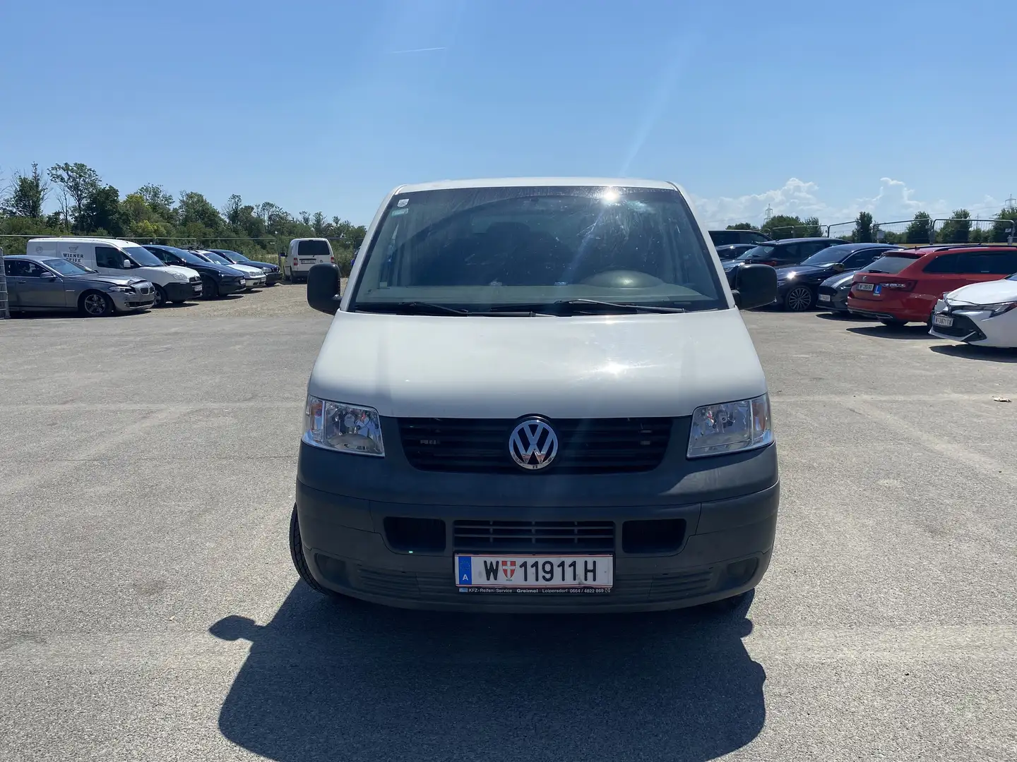 Volkswagen T5 Transporter 1.9TDI Langer Radstand - 2