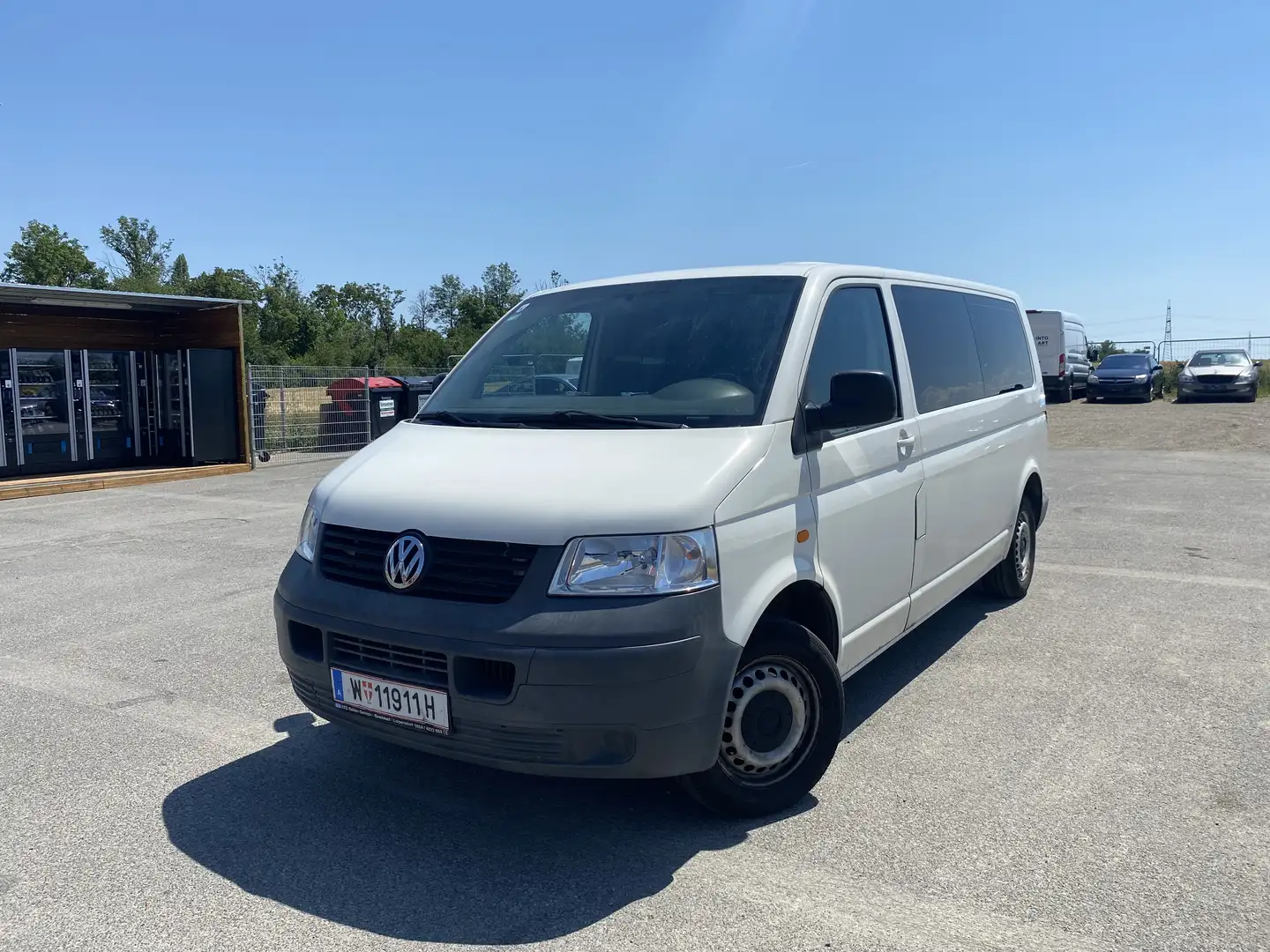 Volkswagen T5 Transporter 1.9TDI Langer Radstand - 1