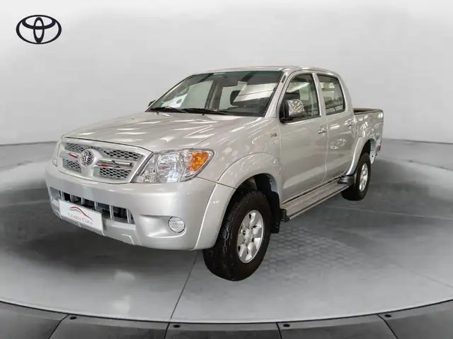 Toyota Hilux Hilux 2.5 D-4D 4WD 4p. Double Cab DLX
