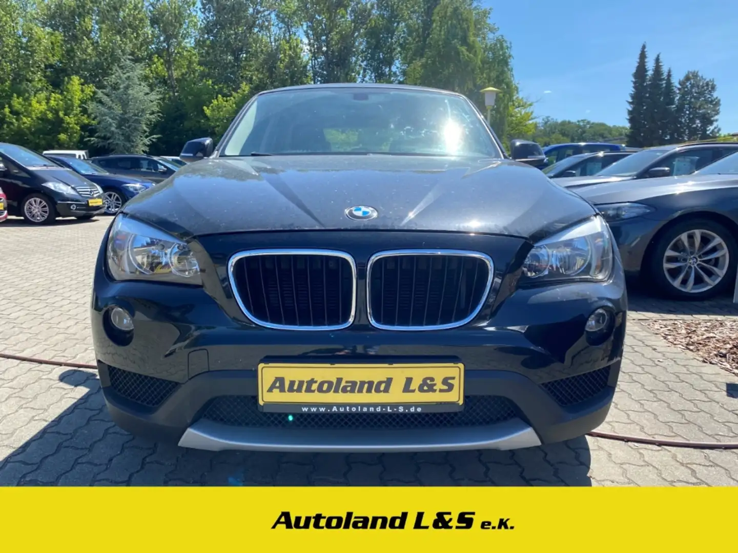 BMW X1 18 i s Drive, Sitzheizung, PDC, 2. Hand, Allwetter Schwarz - 1