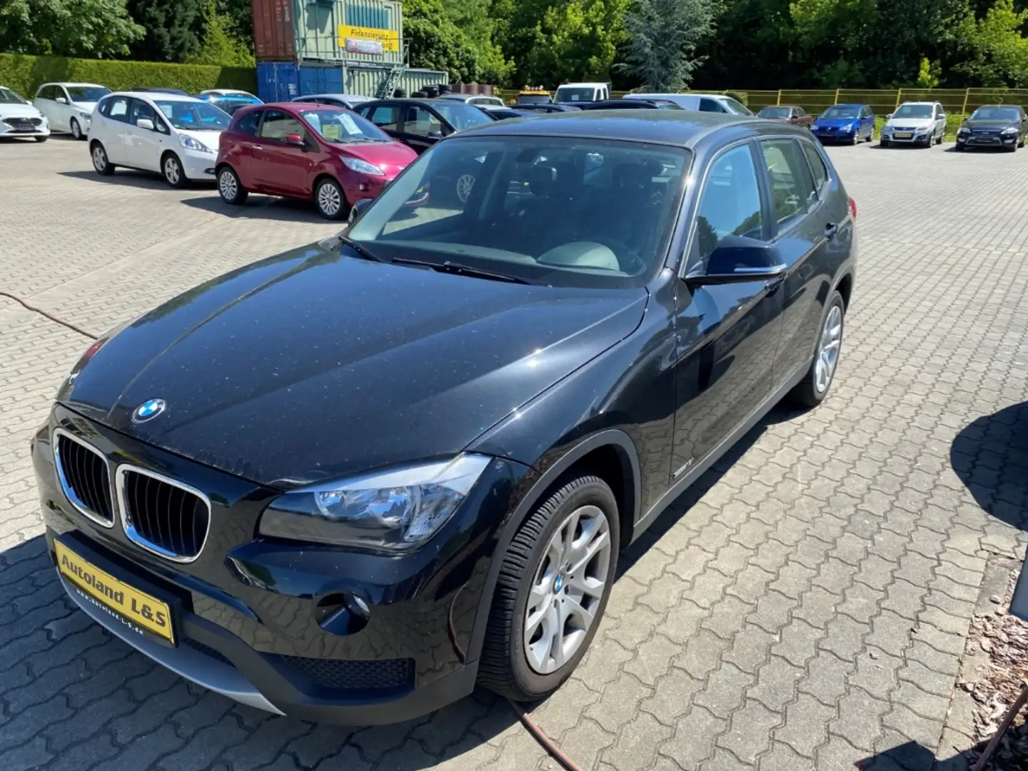 BMW X1 18 i s Drive, Sitzheizung, PDC, 2. Hand, Allwetter Schwarz - 2