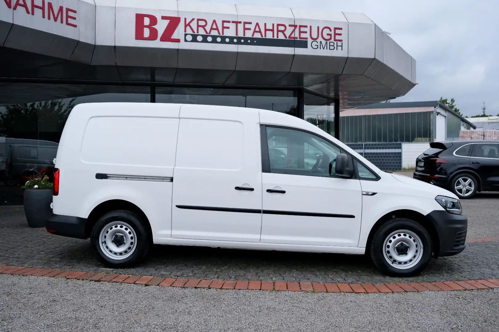 Volkswagen Caddy 2.0 TDI Maxi Kasten KLIMA AHK SHZG PDC STH Weiß - 2