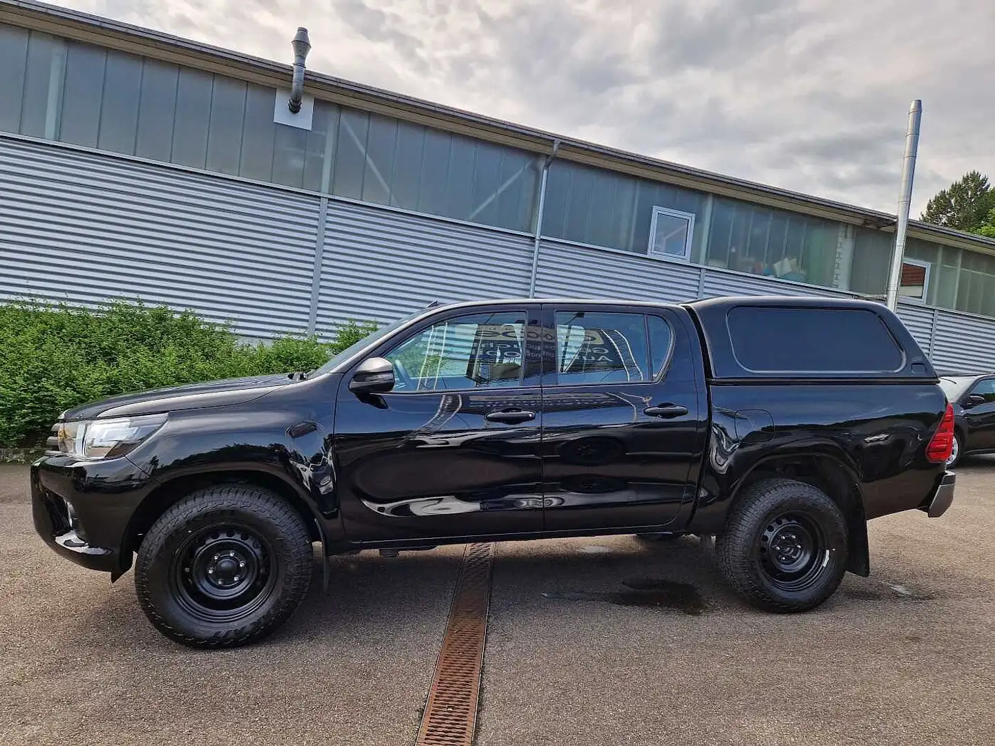 Toyota Hilux D-4D 4x4 Double Cab Duty Noir - 2