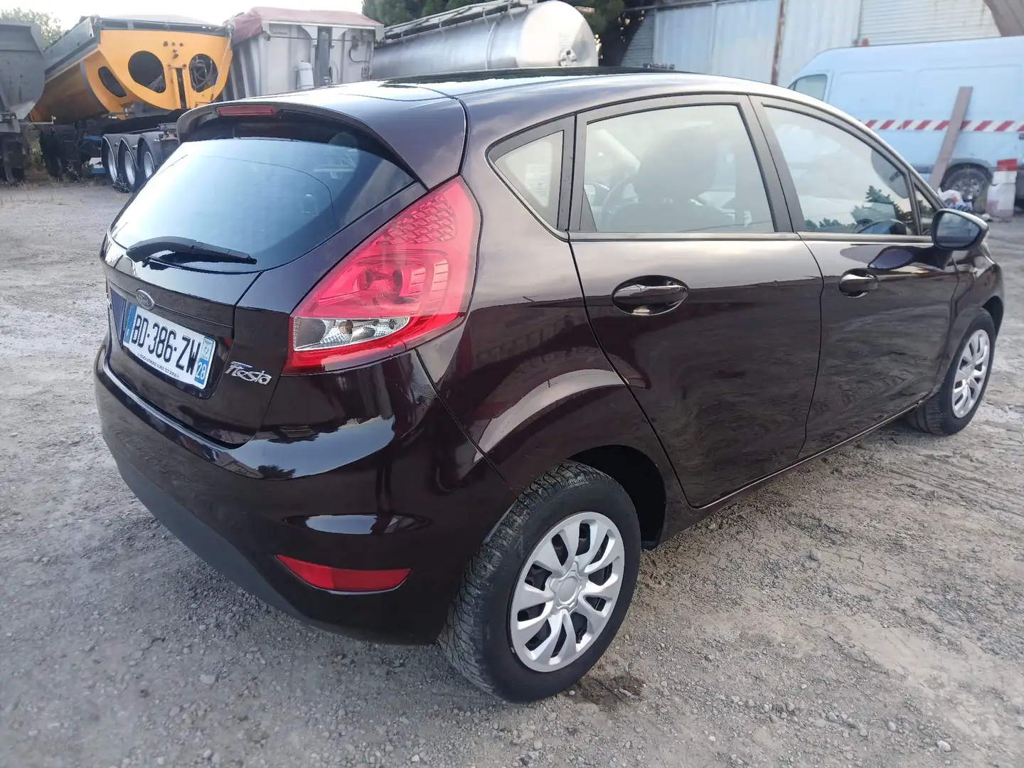 Ford Fiesta Fiesta 1.4 TDCi 68 Titanium + Brun - 1