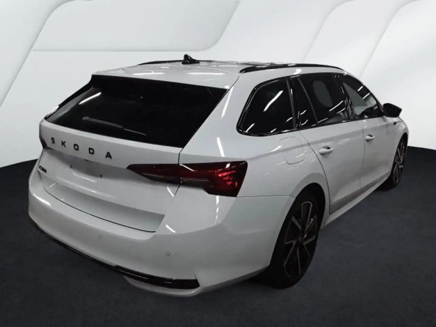 Skoda Octavia Combi 1.5 TSI DSG SPORTLINE MATRIX+PANO Weiß - 2