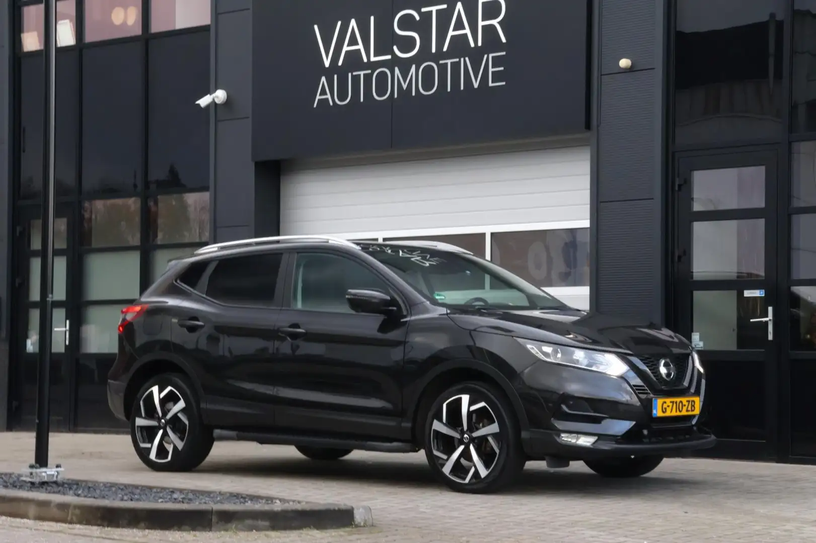 Nissan Qashqai 1.3 DIG-T N-Connecta BLACK | Panorama dak | 360 ca Noir - 1