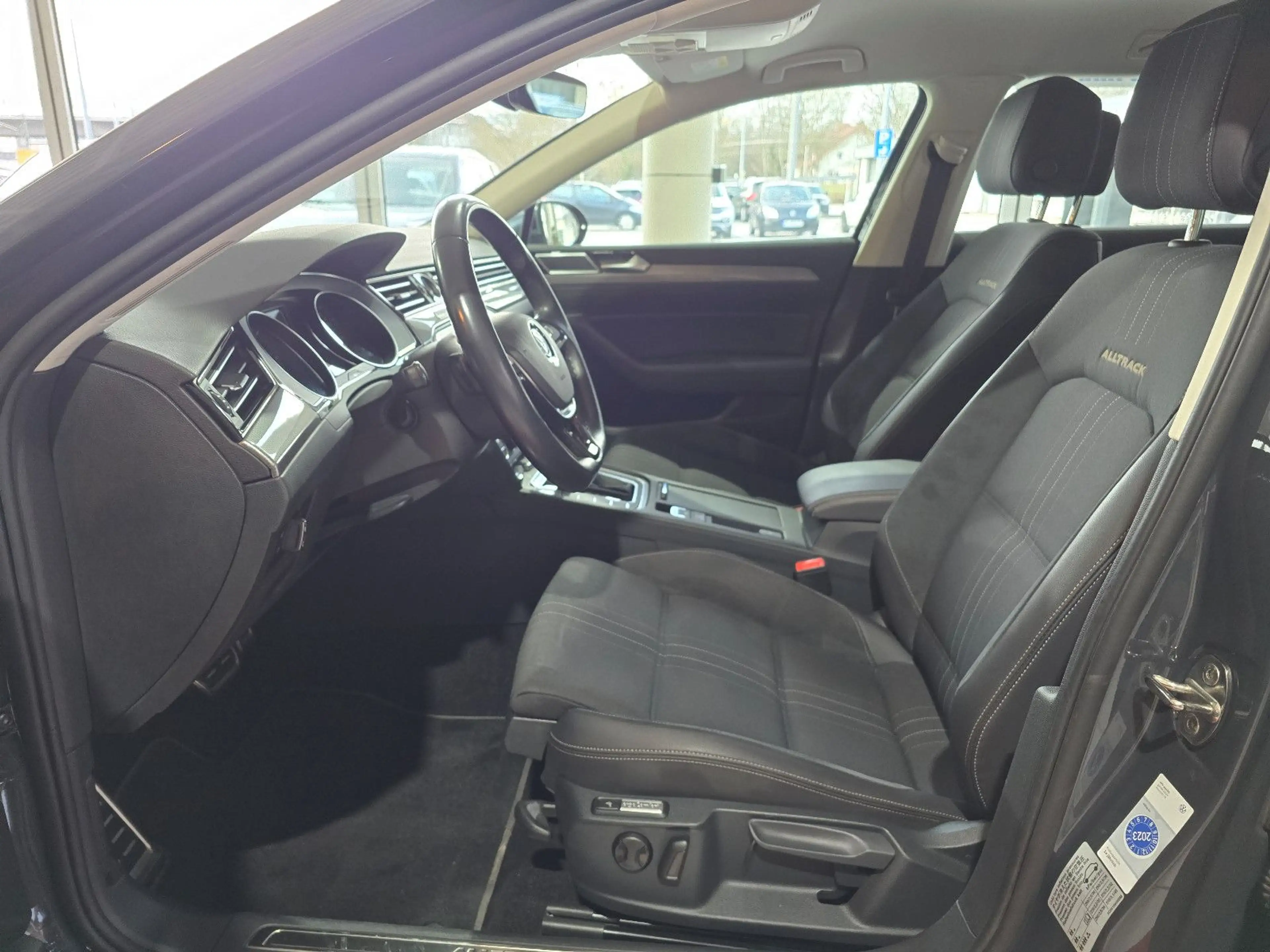 Volkswagen Passat Alltrack 4Motion+AHK+ACC+NAVI+LED — photo 9