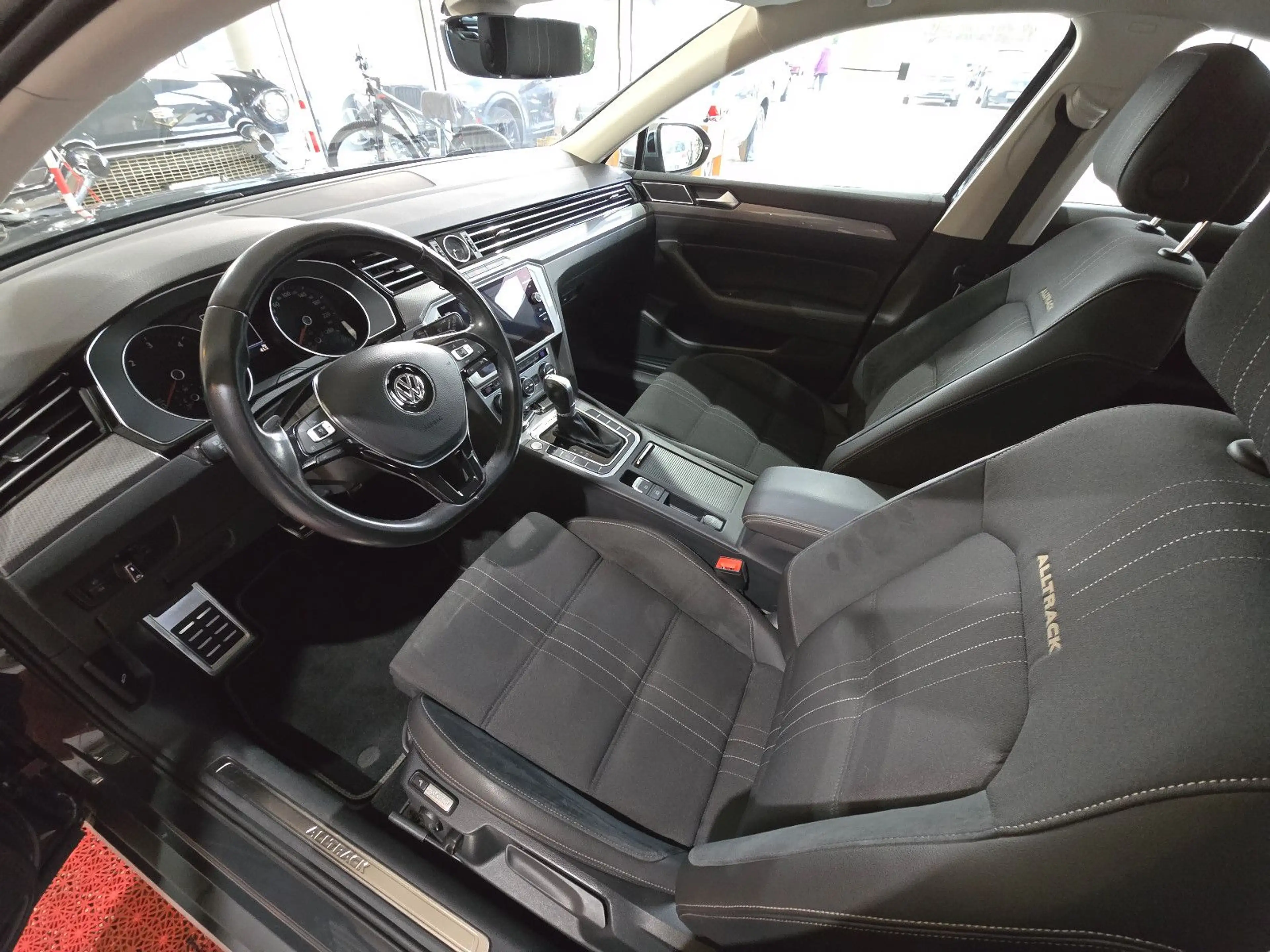 Volkswagen Passat Alltrack 4Motion+AHK+ACC+NAVI+LED — photo 10