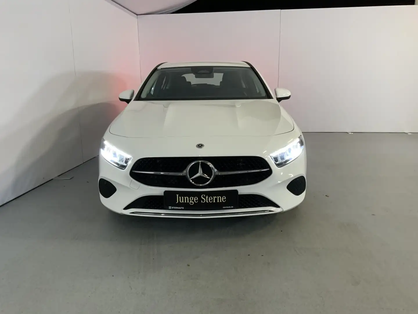 Mercedes-Benz A 180 A 180 Progressive WinterPak LED RüKam Navi/Klima Weiß - 2