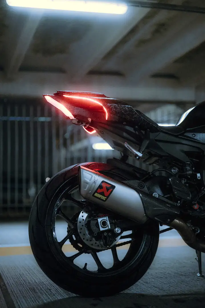 Yamaha YZF-R1 Yamaha R1 Dark Forged Carbon 2018 - 2