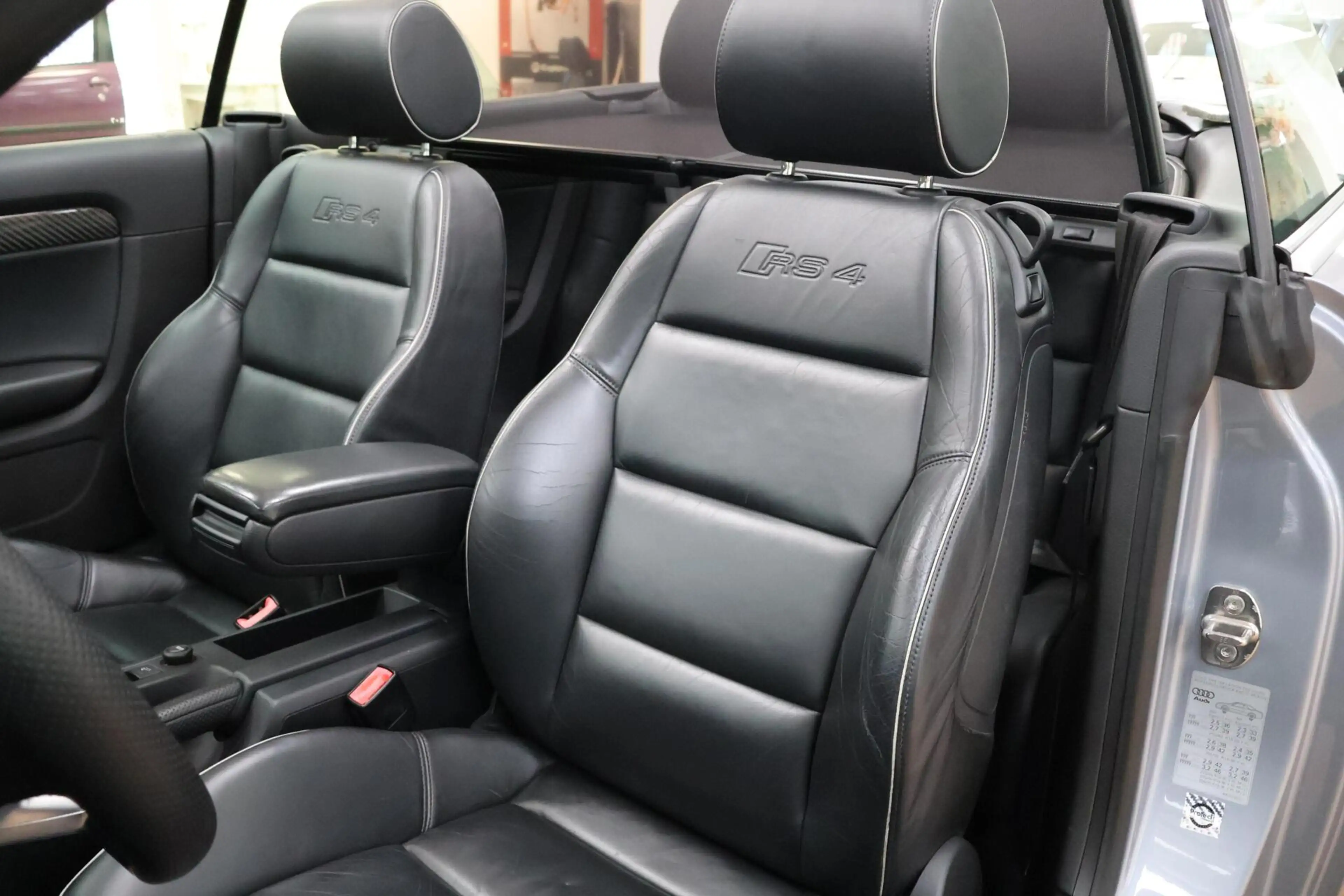 Audi RS4 4.2 V8 RS 4 quattro — photo 13