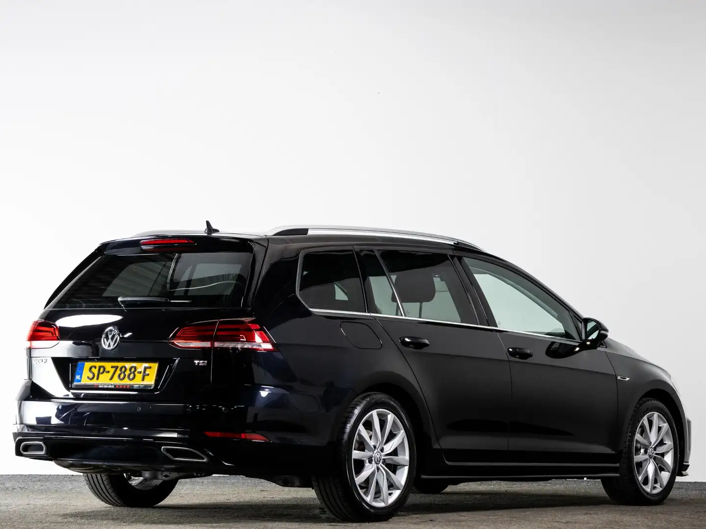 Volkswagen Golf Variant R-Line 1.5 TSI 150 PK DSG | LED | Navigatie | Keyl Zwart - 2