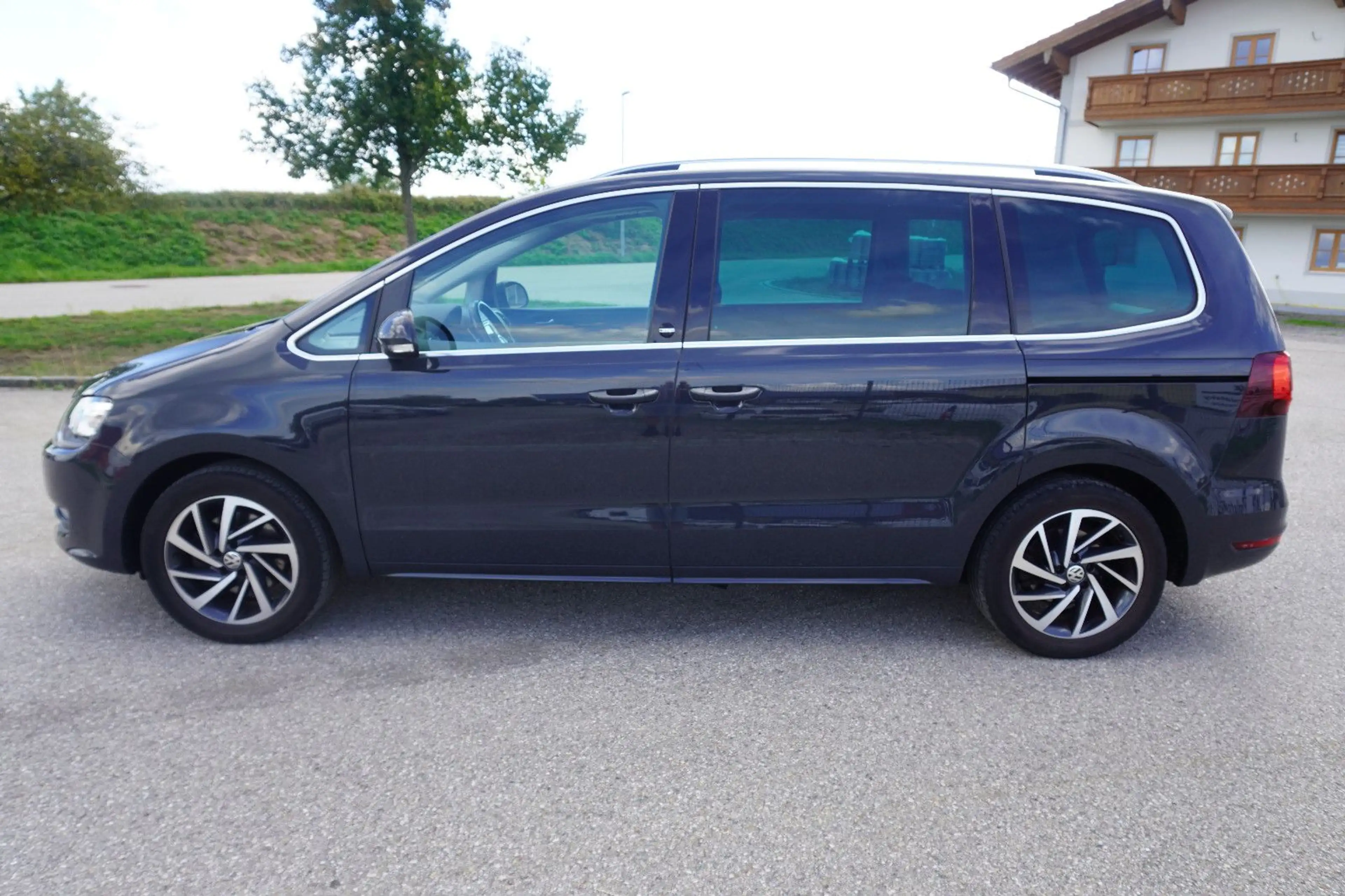 Volkswagen Sharan Sound AHK el.Schiebetüren AppLink 1.Hand — photo 7