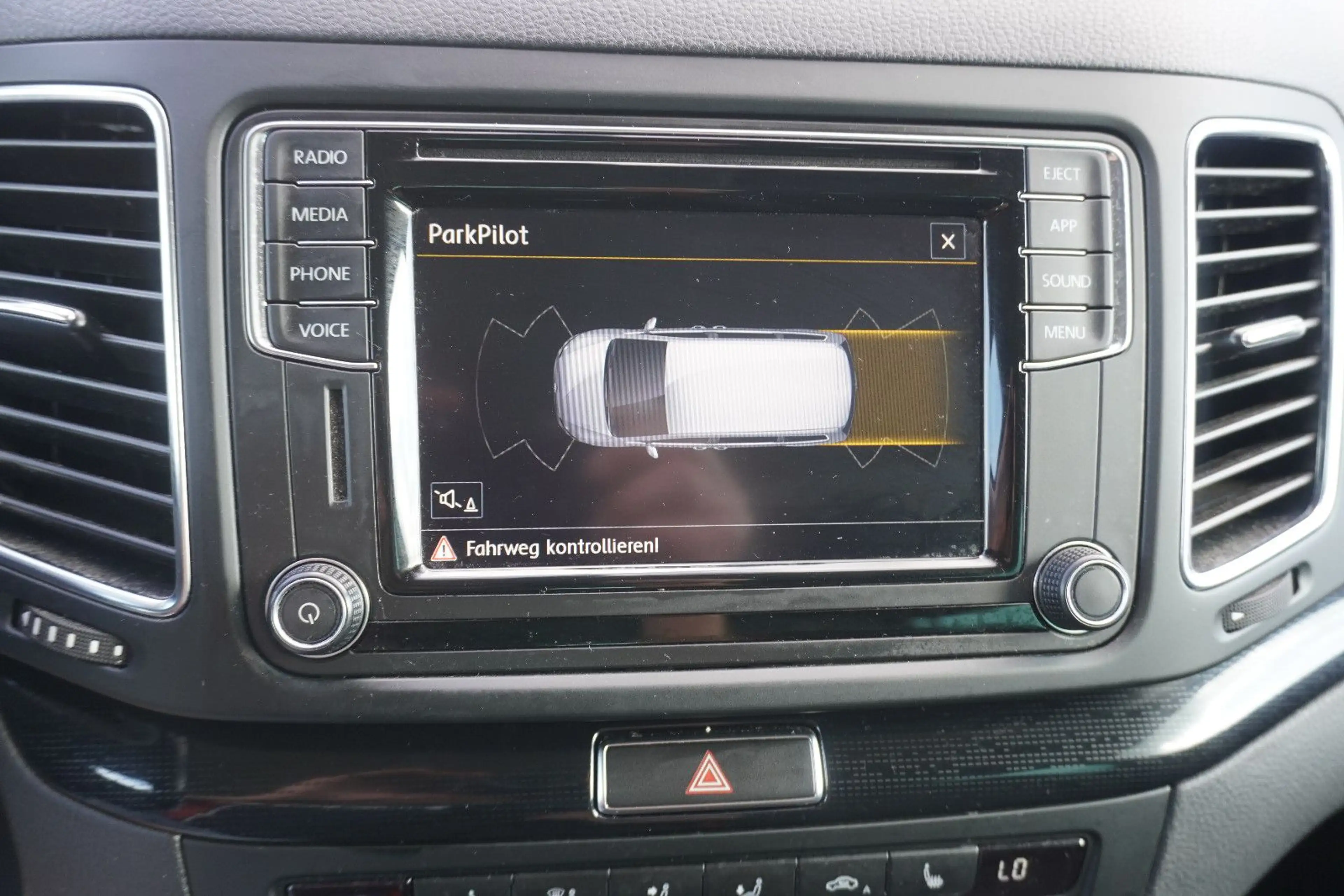 Volkswagen Sharan Sound AHK el.Schiebetüren AppLink 1.Hand — photo 15