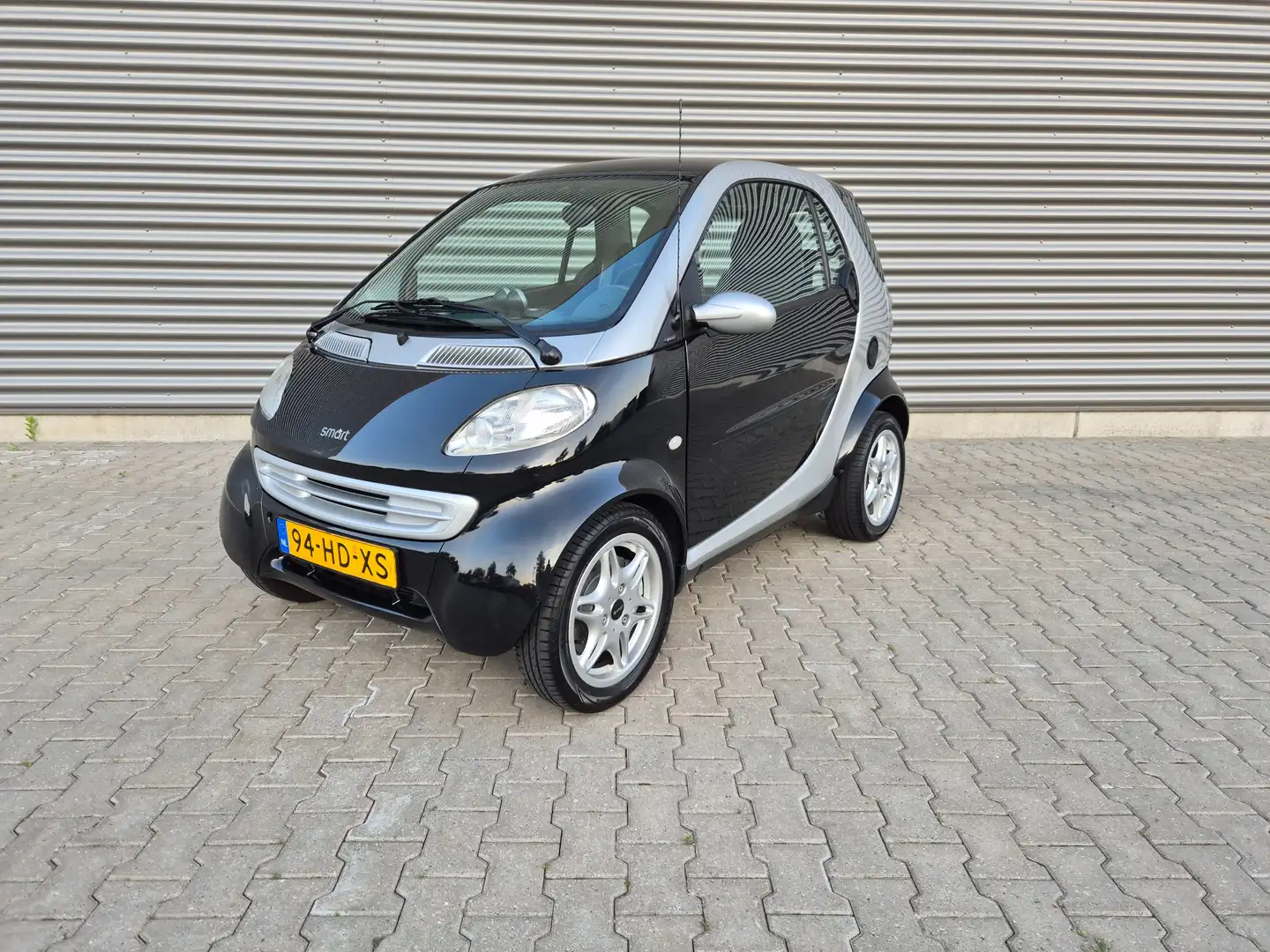 smart city-coupé/city-cabrio Passion Black - 1