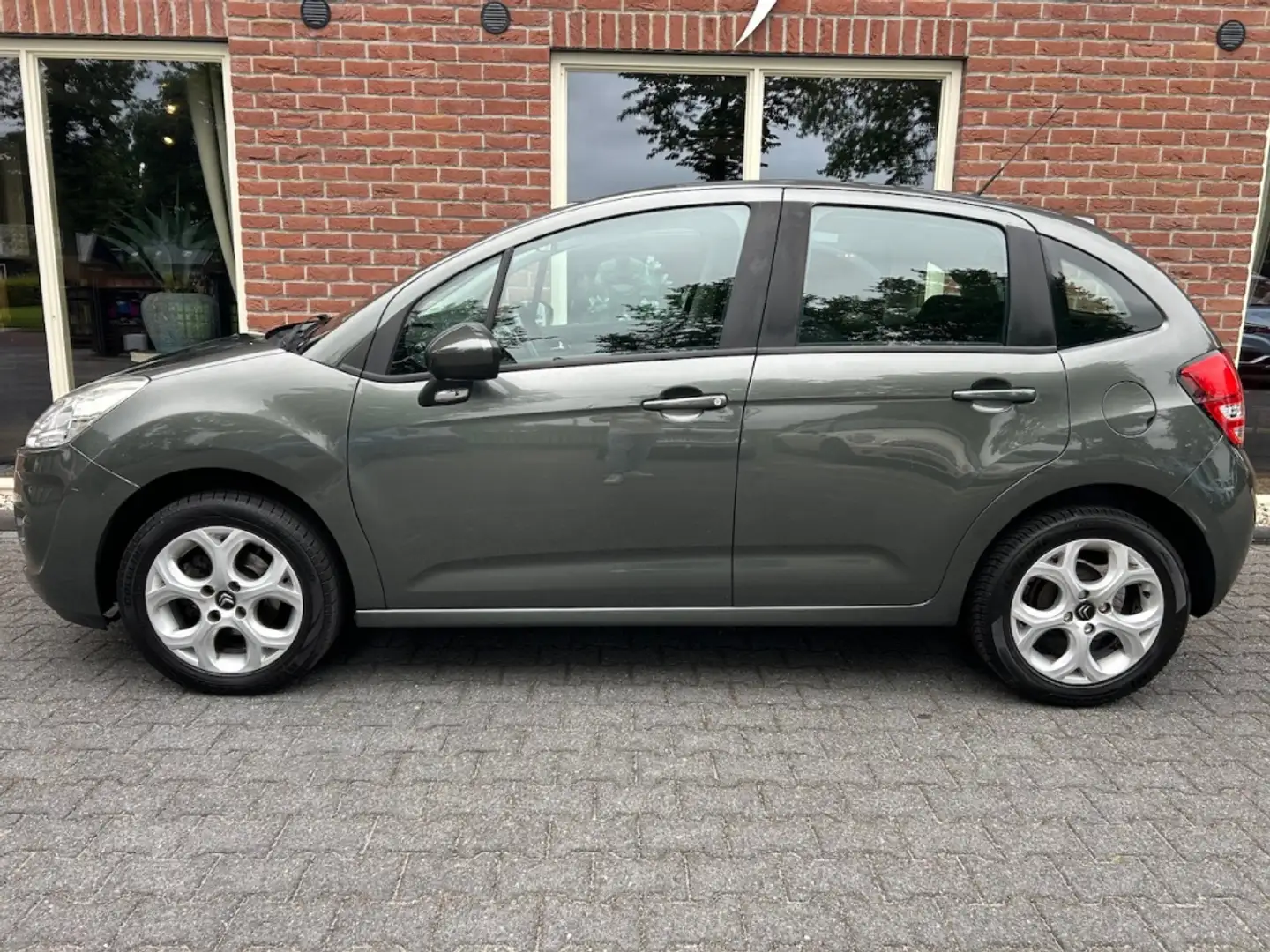 Citroen C3 1.4 L. Business NIEUWE APK / KOUDE AIRCO / RIJDT G Grijs - 2