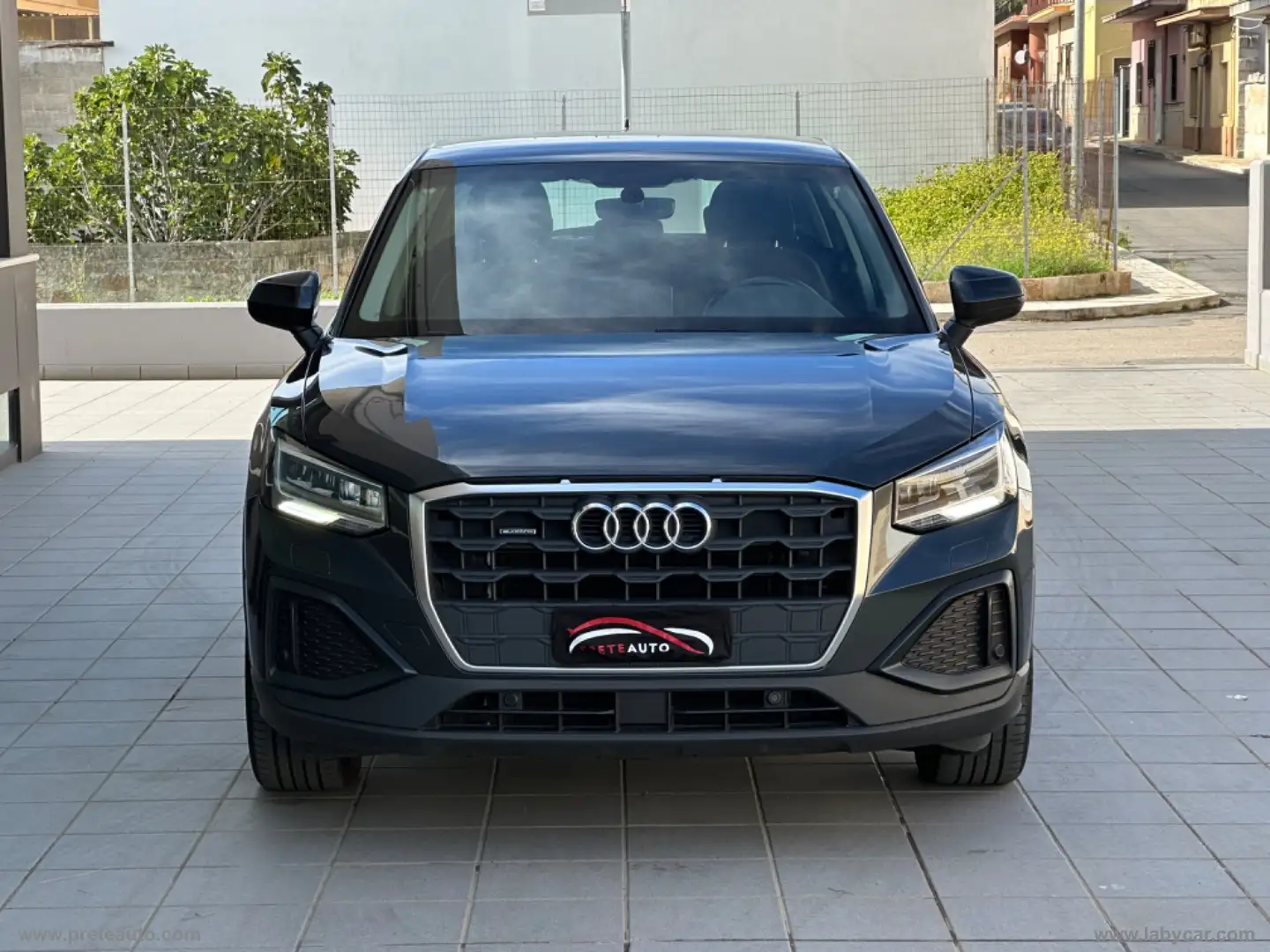 Audi Q2 35 TDI quattro S tronic Admired Grigio - 2