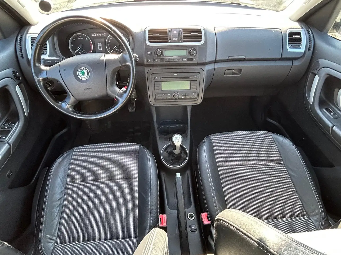 Skoda Roomster 1.4 TDi PANORAMIQUE CLIMATISATION AUTO Gris - 2