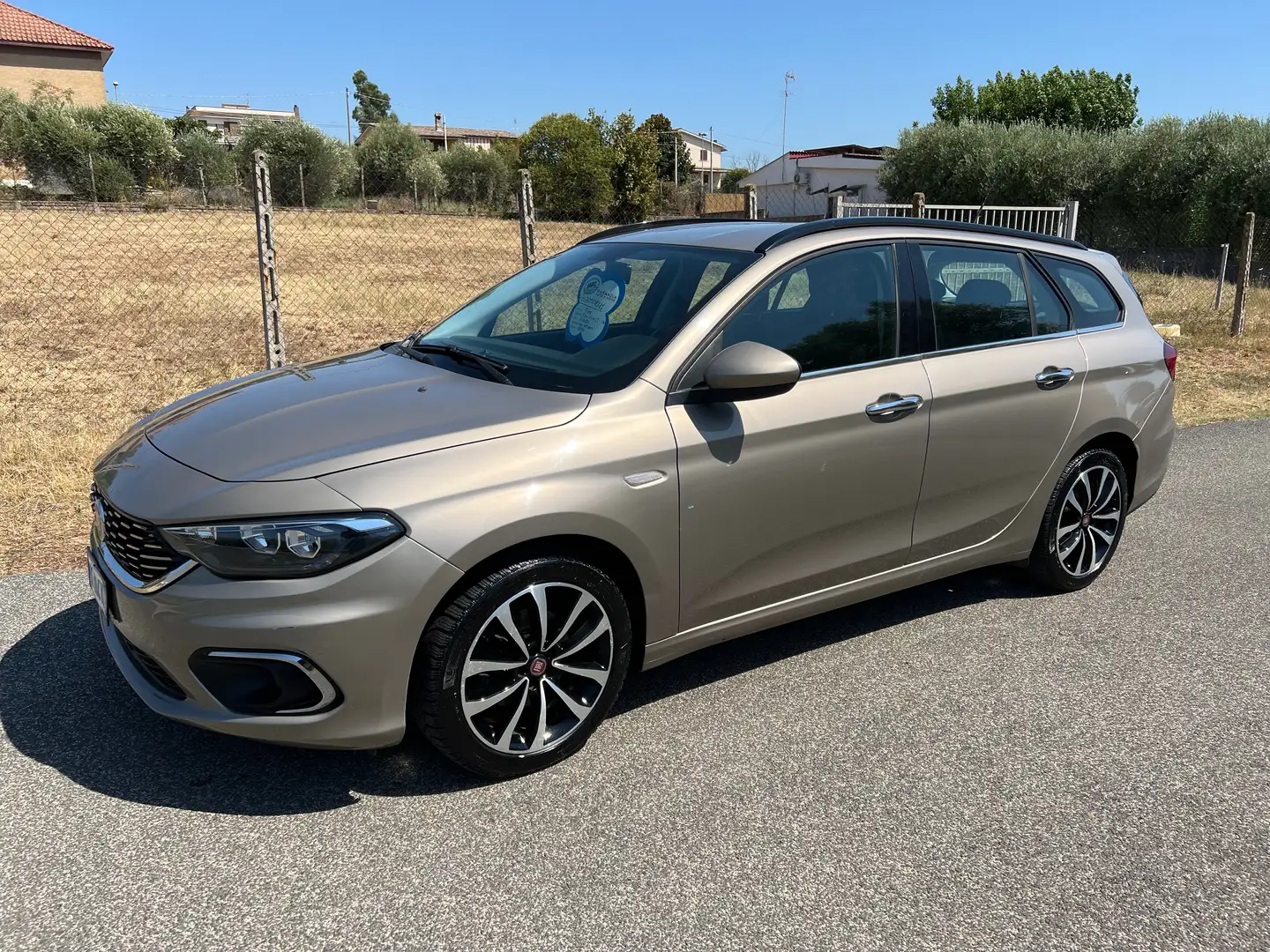 Fiat Tipo SW 1.6 mjt Business s Oro - 1