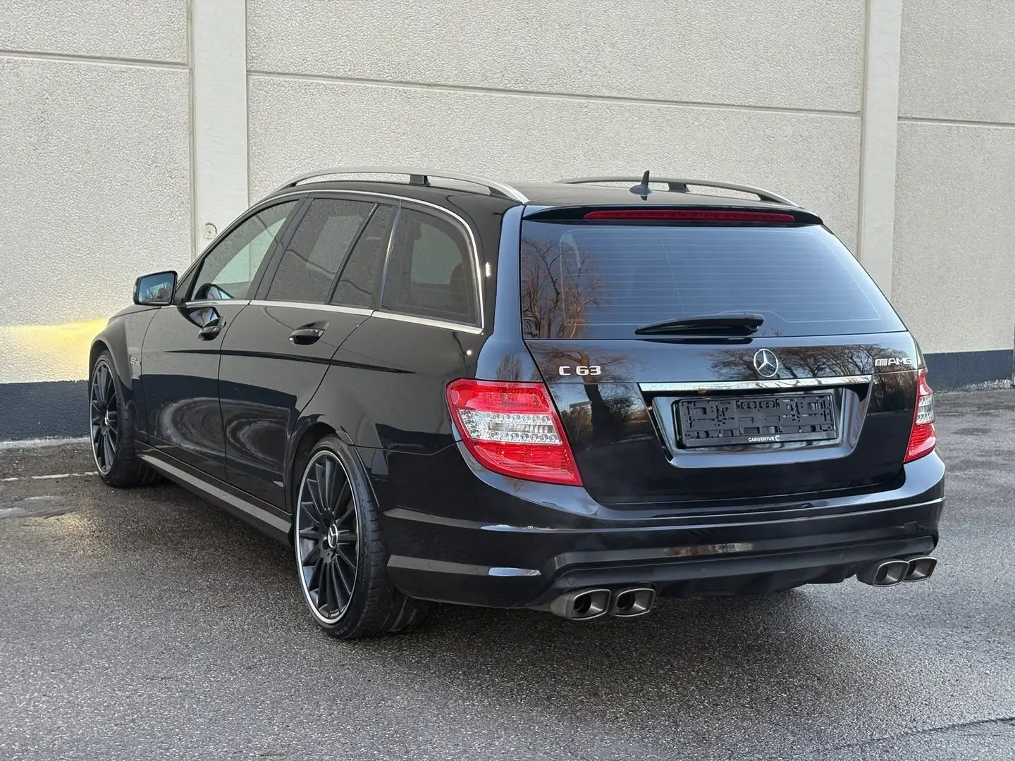 Mercedes-Benz C 63 AMG Akrapovic S-Dach SpoSi Navi Xen AUT Noir - 2