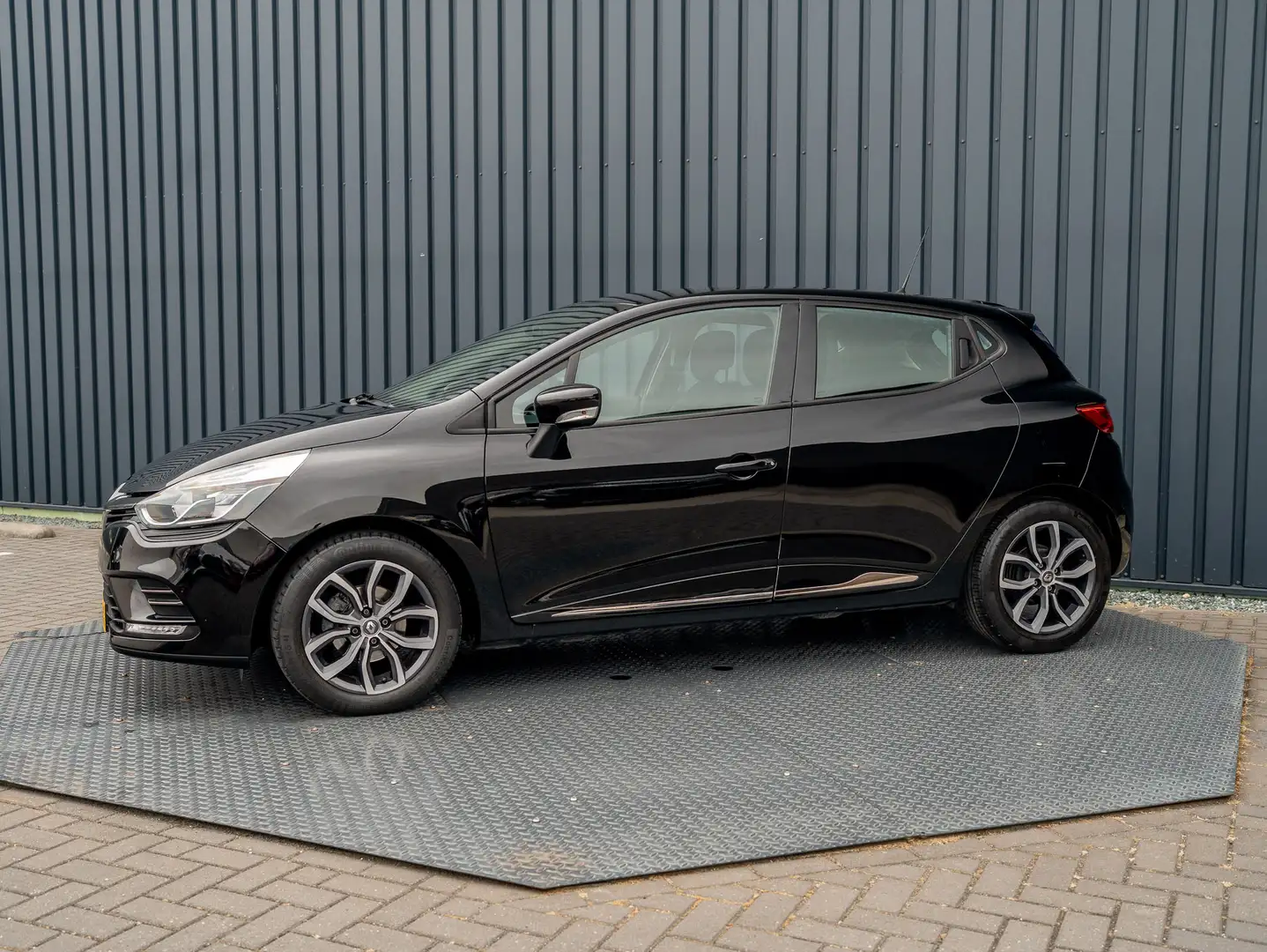 Renault Clio 0.9 TCe Zen | Navi | Cruise Control | Lm-velgen | Zwart - 2