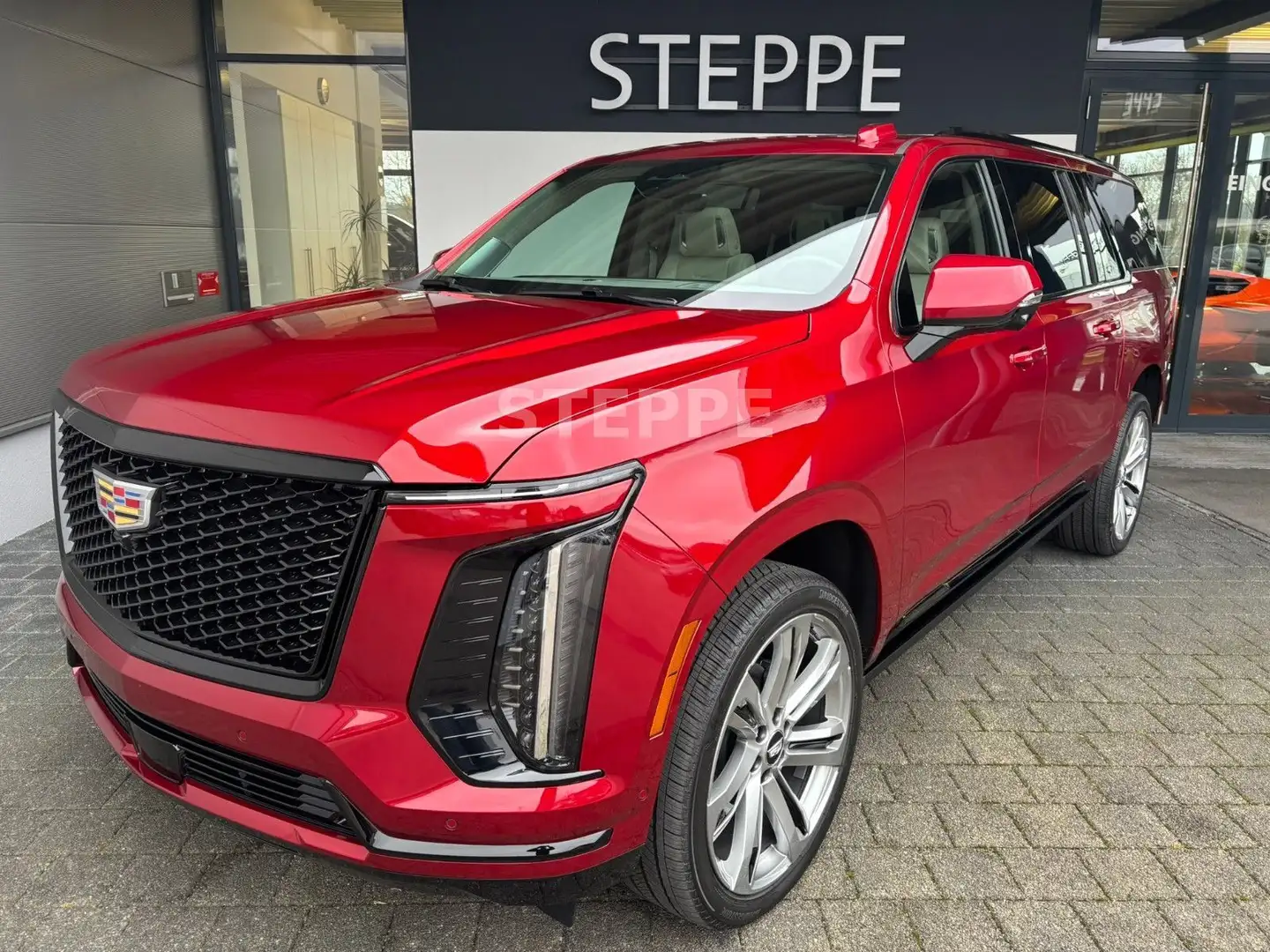 Cadillac Escalade FACELIFT MY26 6.2 V8 ESV Sport Platinum Rouge - 1