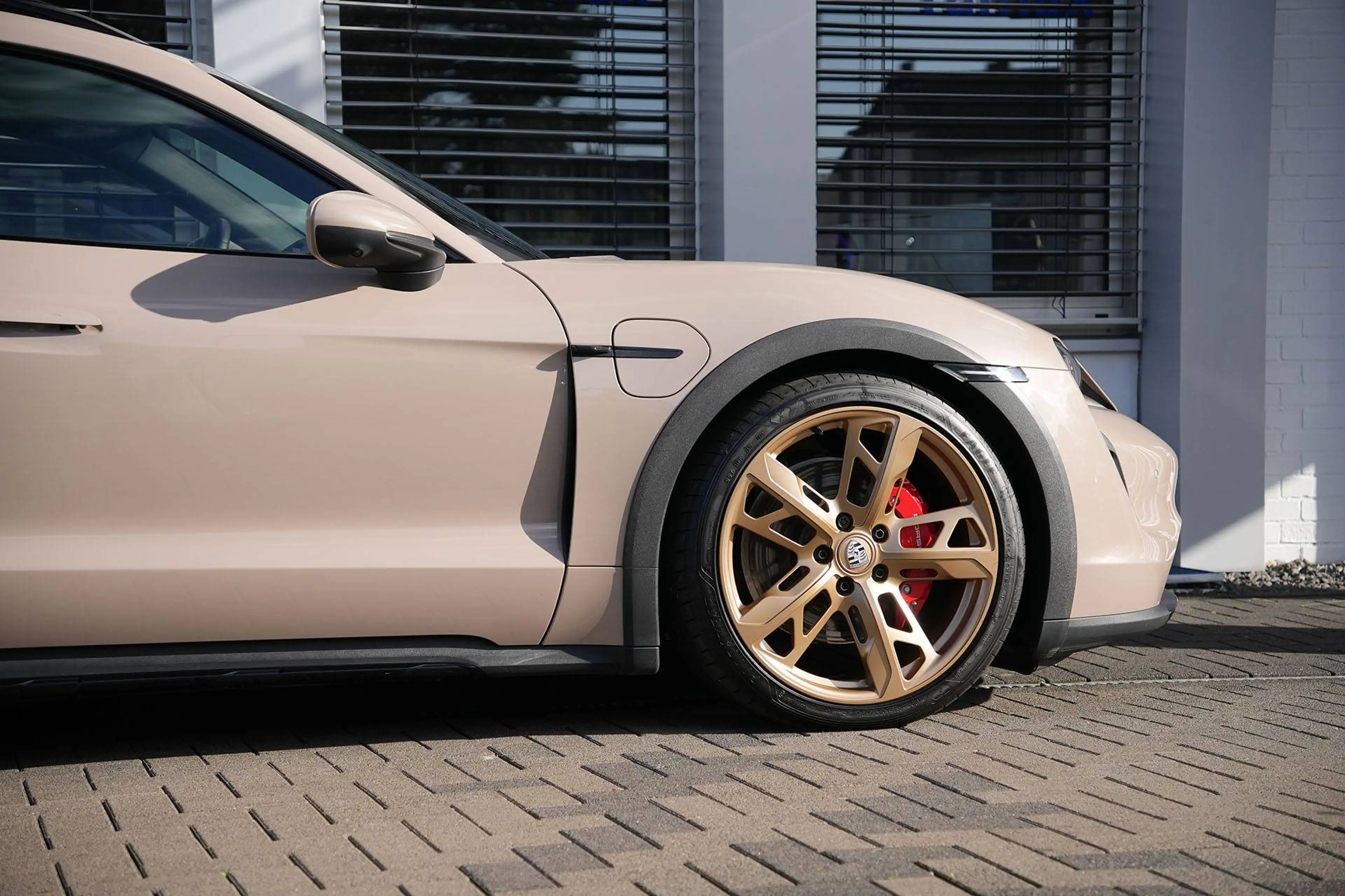 Porsche Taycan Taycan 4S Cross Turismo COFFEEBEIGE-LEDER BEIGE — photo 15