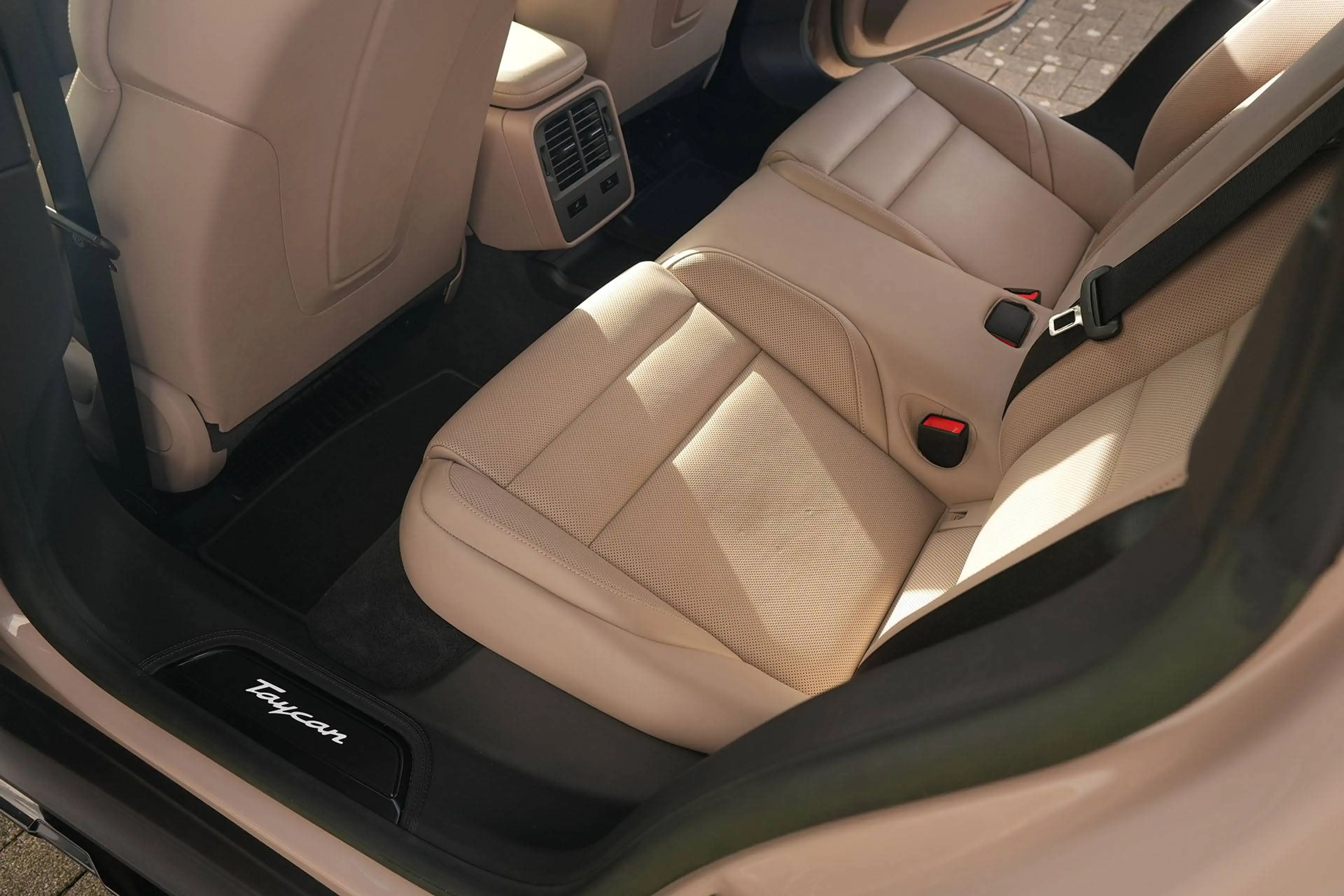 Porsche Taycan Taycan 4S Cross Turismo COFFEEBEIGE-LEDER BEIGE — photo 39