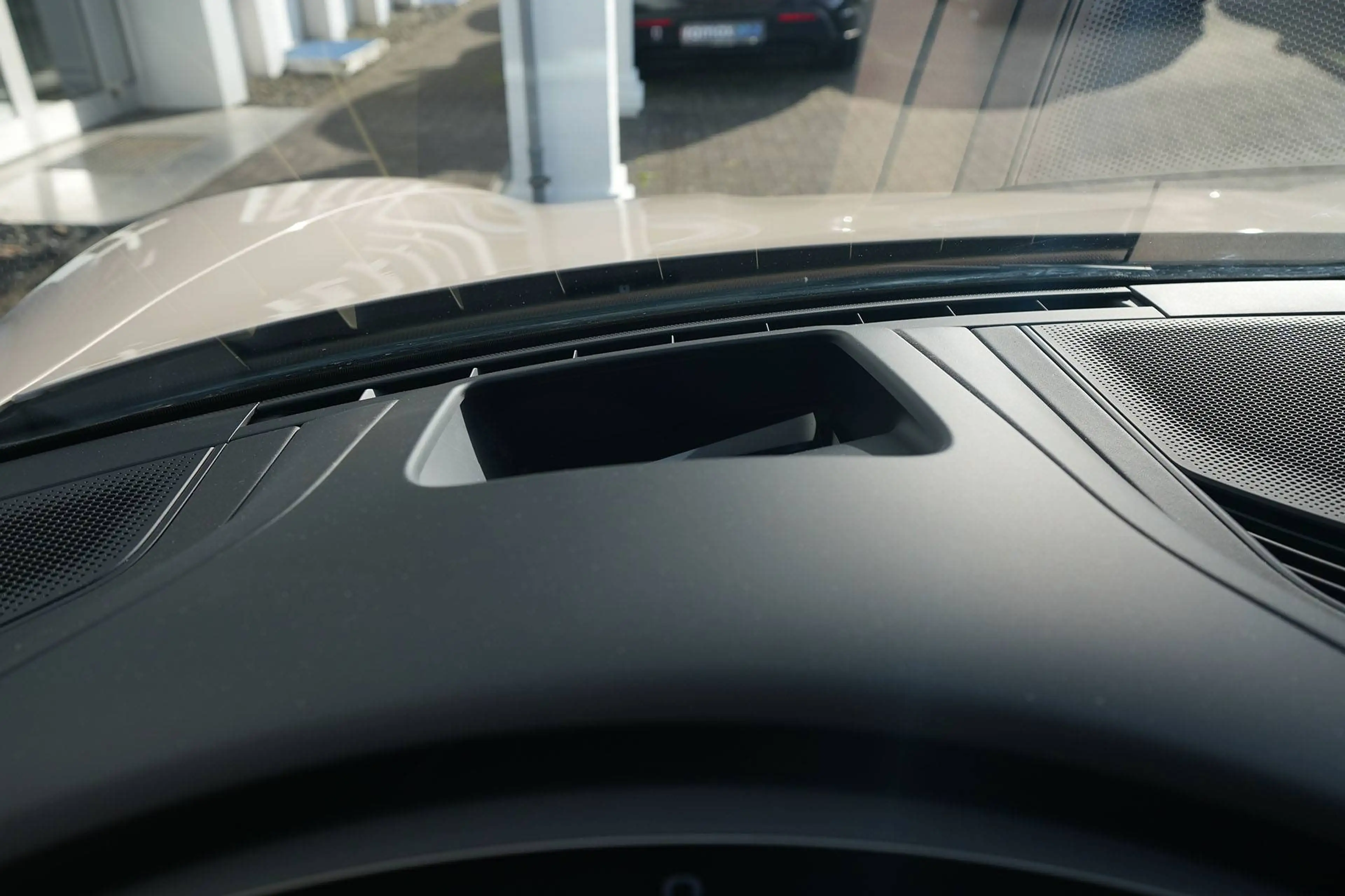 Porsche Taycan Taycan 4S Cross Turismo COFFEEBEIGE-LEDER BEIGE — photo 25