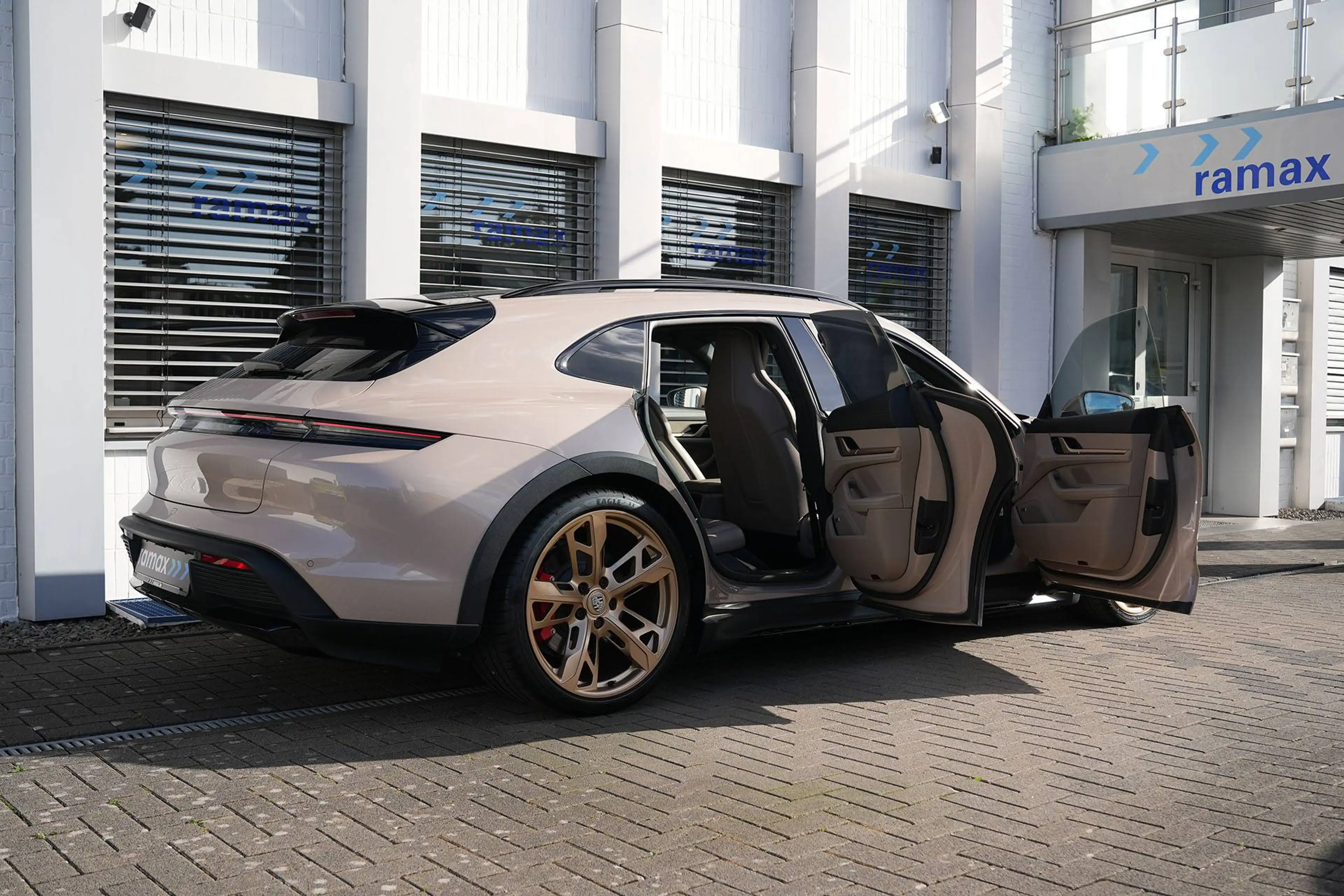 Porsche Taycan Taycan 4S Cross Turismo COFFEEBEIGE-LEDER BEIGE