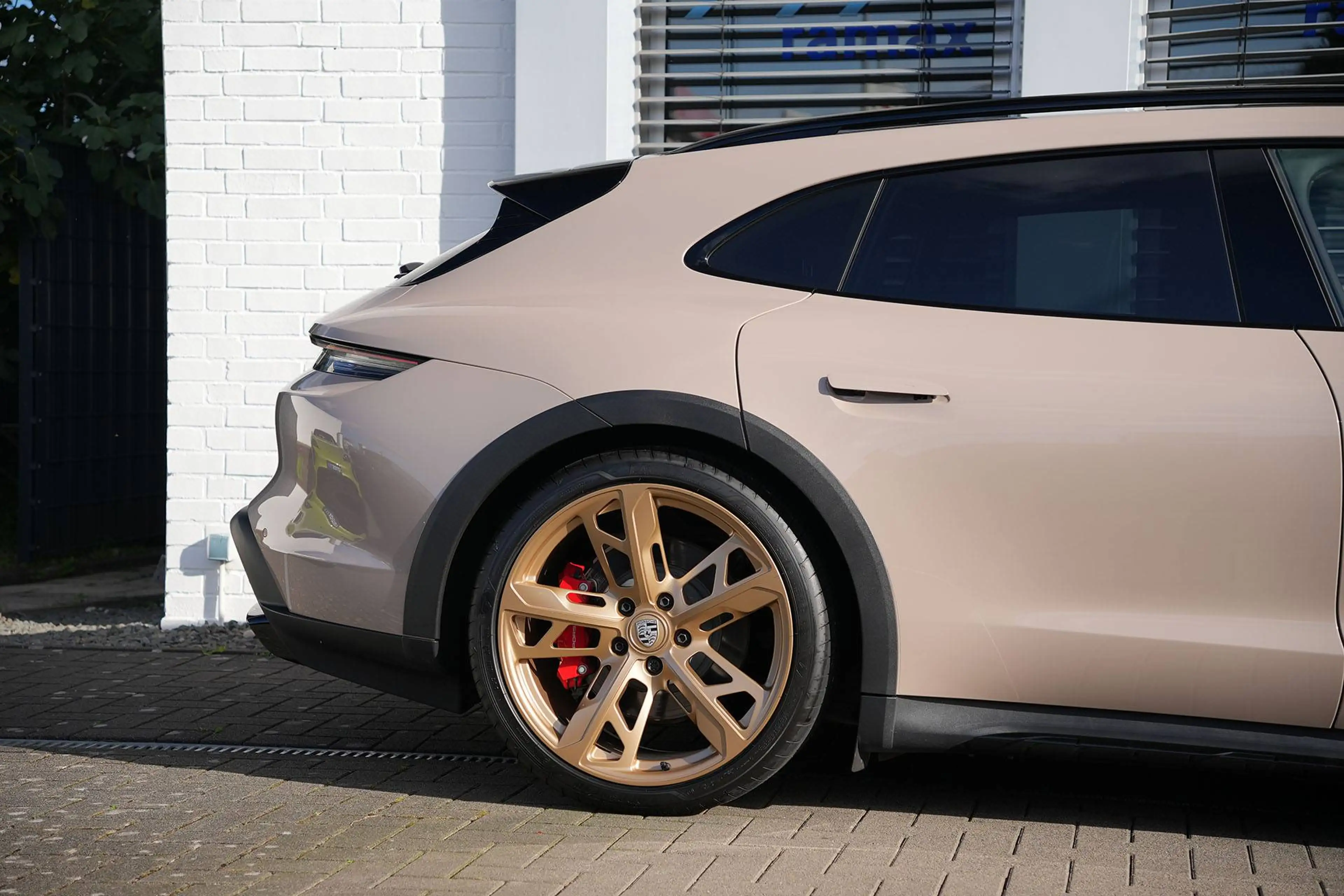 Porsche Taycan Taycan 4S Cross Turismo COFFEEBEIGE-LEDER BEIGE — photo 14