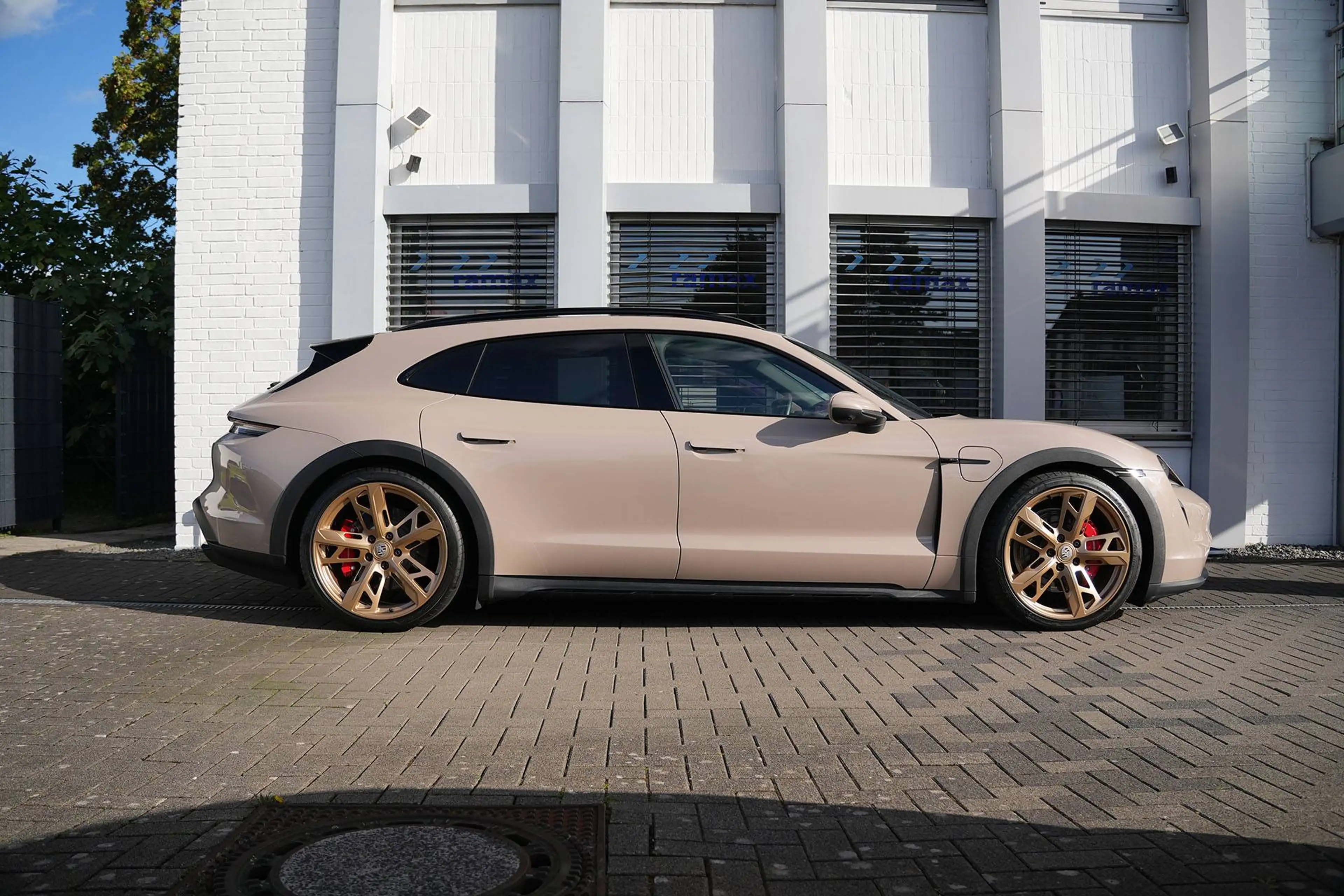 Porsche Taycan Taycan 4S Cross Turismo COFFEEBEIGE-LEDER BEIGE — photo 50