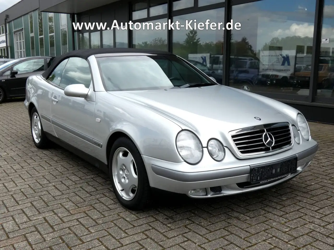 Mercedes-Benz CLK 230 Cabrio KOMPRESSOR ELEGANCE*Leder*1.Hand*, foto 2