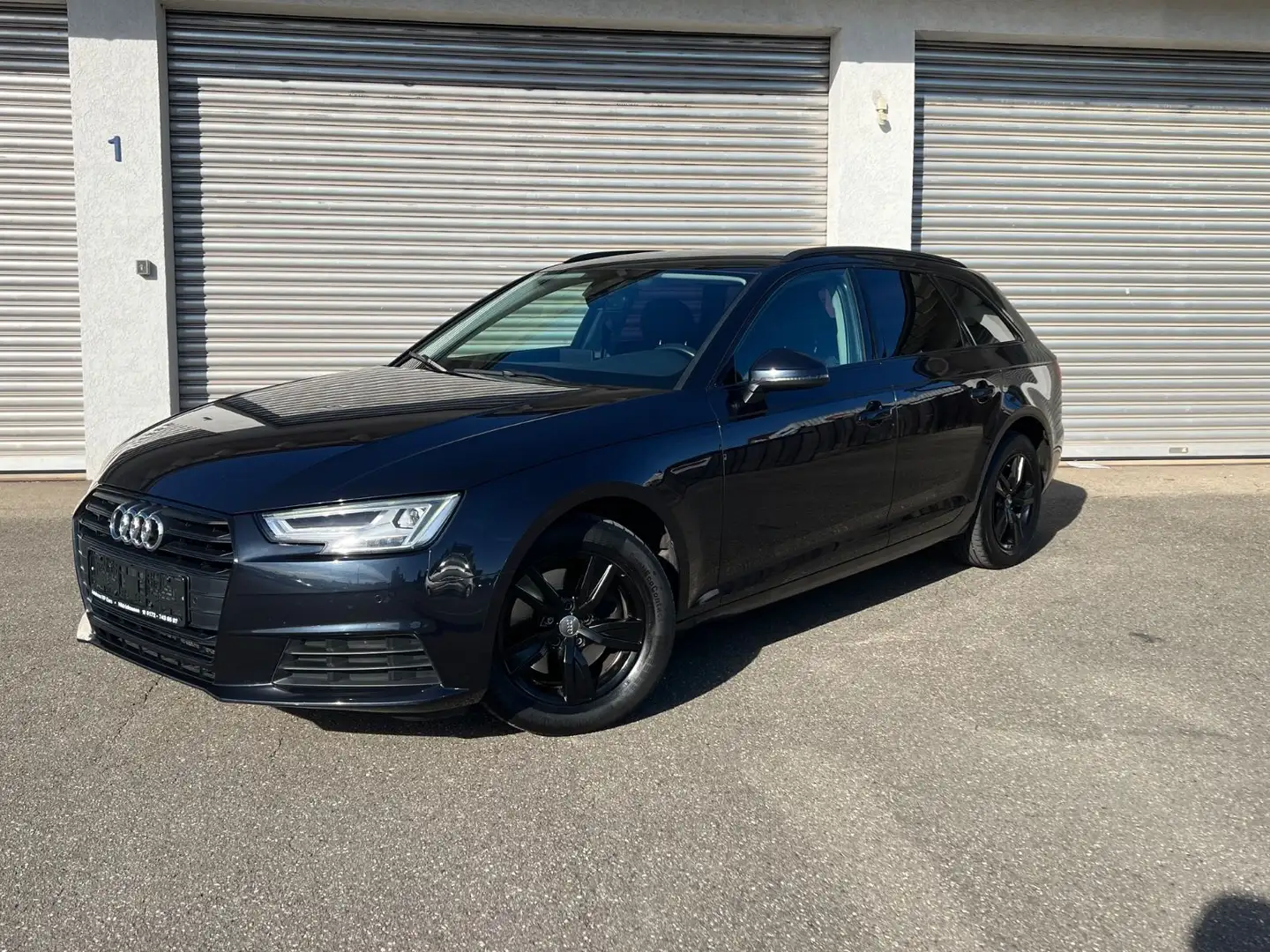 Audi A4 Avant/TDI S tronic/Kamera/Xen/Nav/E heckklap Bleu - 1