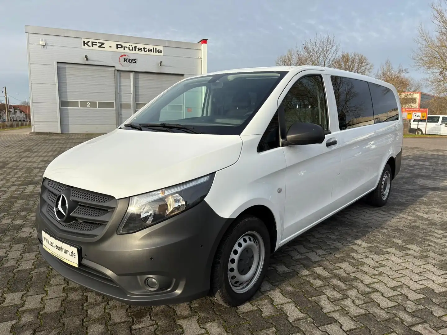 Mercedes-Benz Vito Tourer 114 extralang TAXI MIETWAGEN 8-Sitze Weiß - 1