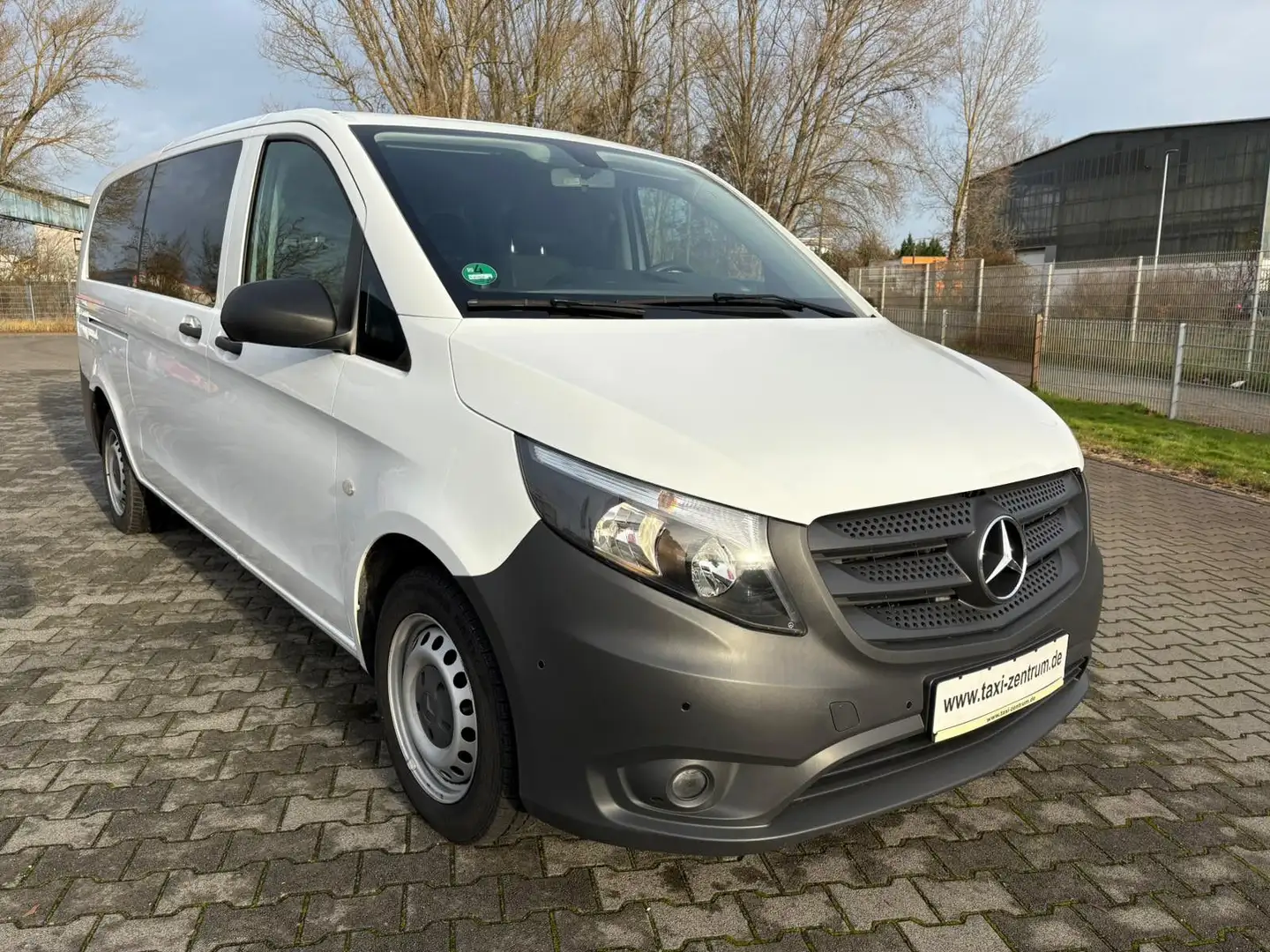 Mercedes-Benz Vito Tourer 114 extralang TAXI MIETWAGEN 8-Sitze Weiß - 2