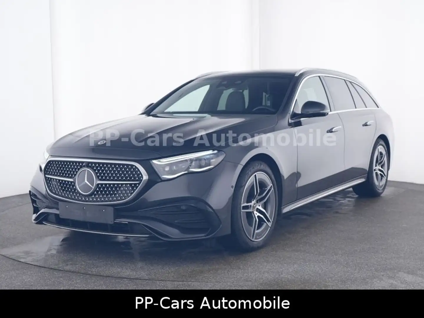 Mercedes-Benz E 220 d 4MATIC T AMG Adv.+*FAP+*PANO*AHK*360°Kam Grau - 1