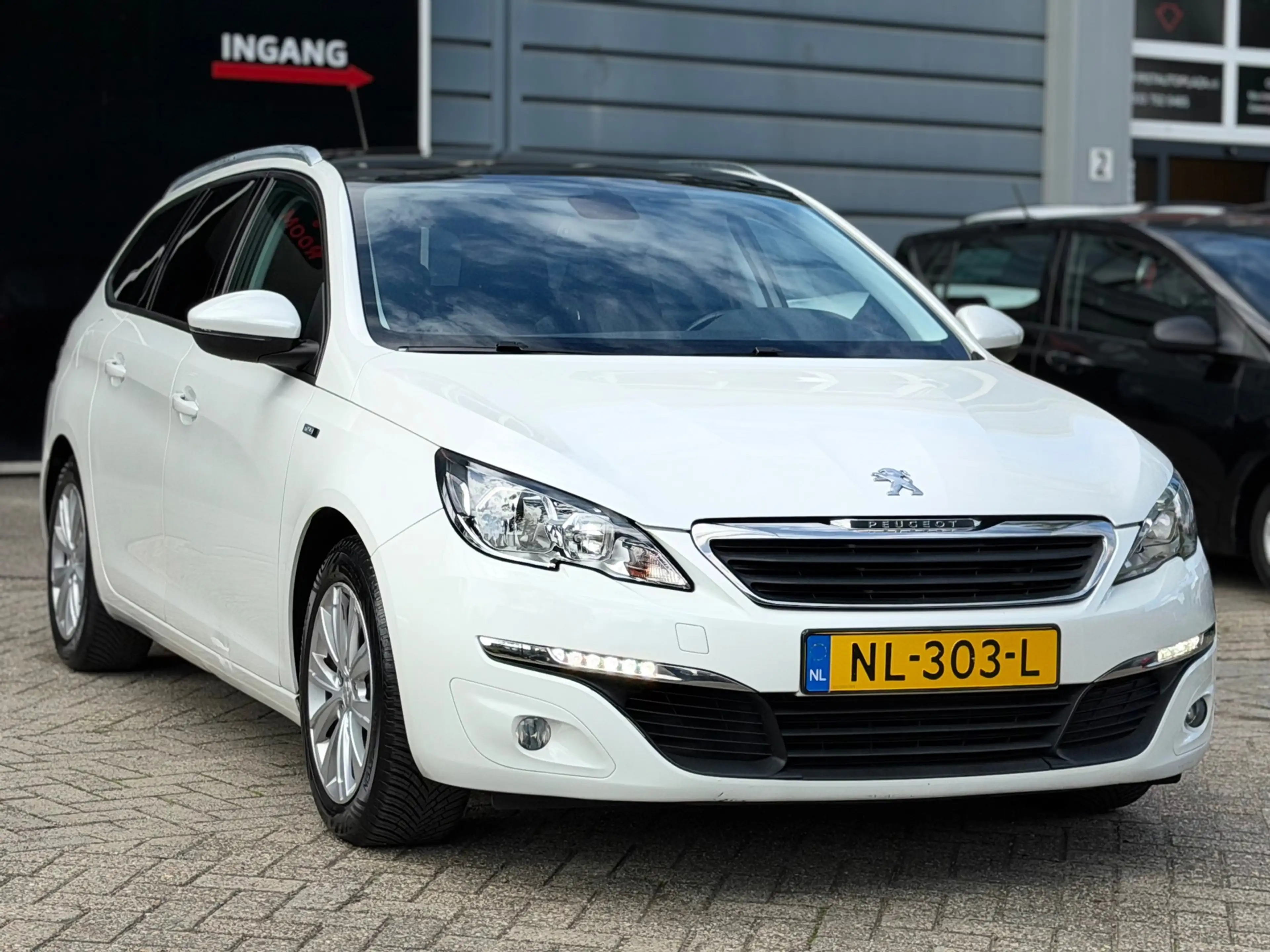 Peugeot 308 SW 1.2 PureTech Style PANO/NAVI/PDC/CRUISE | NETTE — photo 2